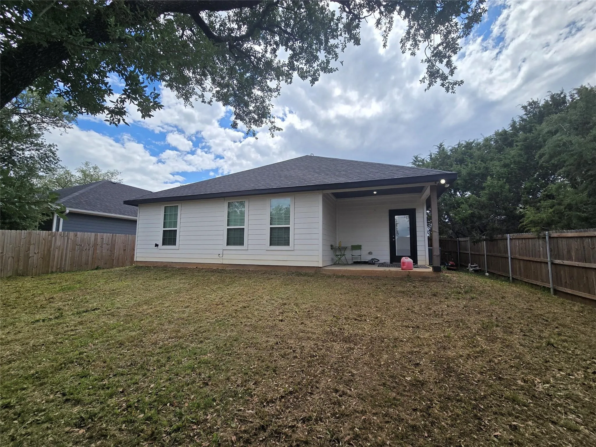 Single Family Residence For Sale in Hood County , 5111 San Marcos Court, Granbury, Texas 76048, 3 Bedroom, 2 Bathroom, 2 Garage spaces, 1,656 Sqft, built in 2022, mls#21330367, Real Estate Agent in Granbury, Homes For Sale in Hood county, Homes For Sale in Granbury, Realtor in Granbury Texas, Real Estate Brokerage Independent Realty Texas, Luminita Cordes Realtor