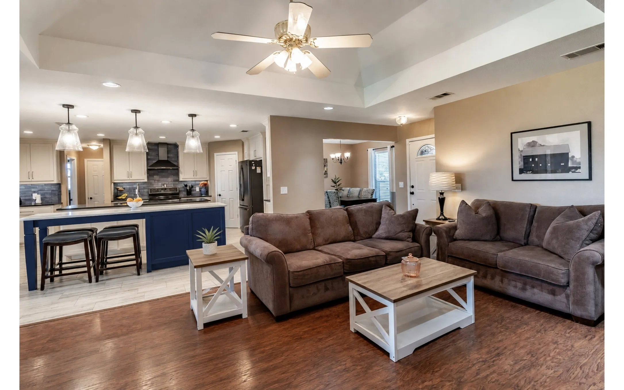 Single Family Residence For Sale in Rockwall County , 2021 Sunny Circle, Rockwall, Texas 75032, 4 Bedroom, 3 Bathroom, 2 Garage spaces, 2,764 Sqft, built in 1999, mls#21330369, Real Estate Agent in Rockwall, Homes For Sale in Rockwall county, Homes For Sale in Rockwall, Realtor in Rockwall Texas, Real Estate Brokerage Independent Realty Texas, Luminita Cordes Realtor