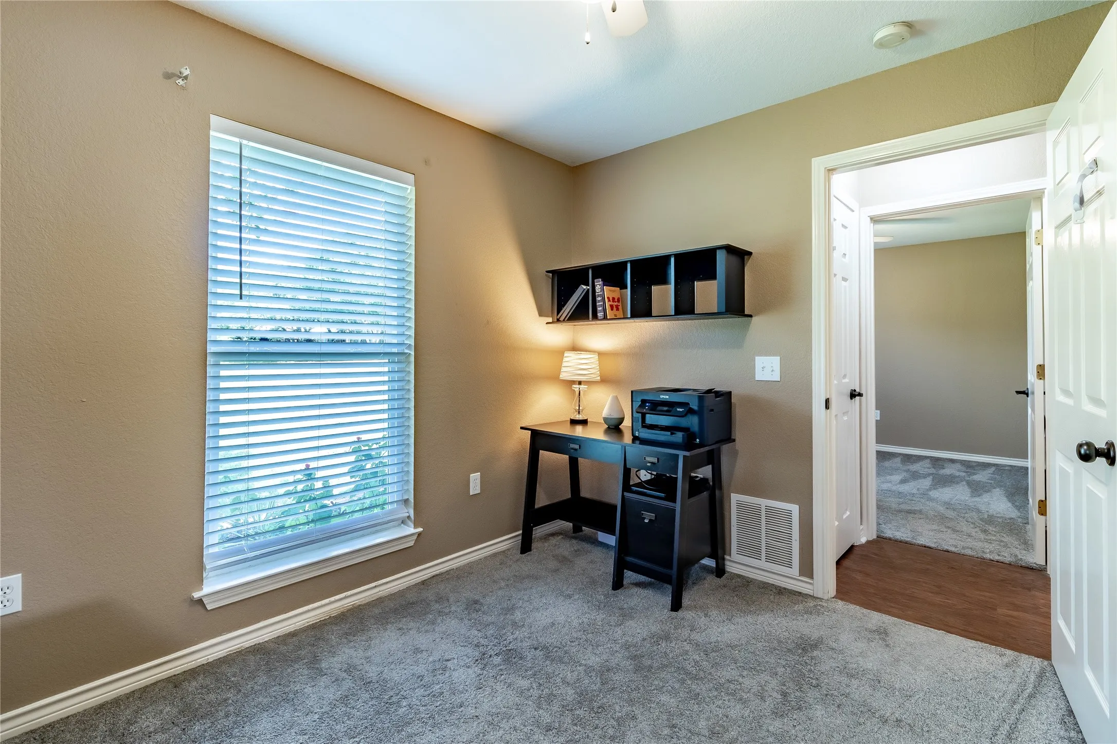 Single Family Residence For Sale in Rockwall County , 2021 Sunny Circle, Rockwall, Texas 75032, 4 Bedroom, 3 Bathroom, 2 Garage spaces, 2,764 Sqft, built in 1999, mls#21330369, Real Estate Agent in Rockwall, Homes For Sale in Rockwall county, Homes For Sale in Rockwall, Realtor in Rockwall Texas, Real Estate Brokerage Independent Realty Texas, Luminita Cordes Realtor