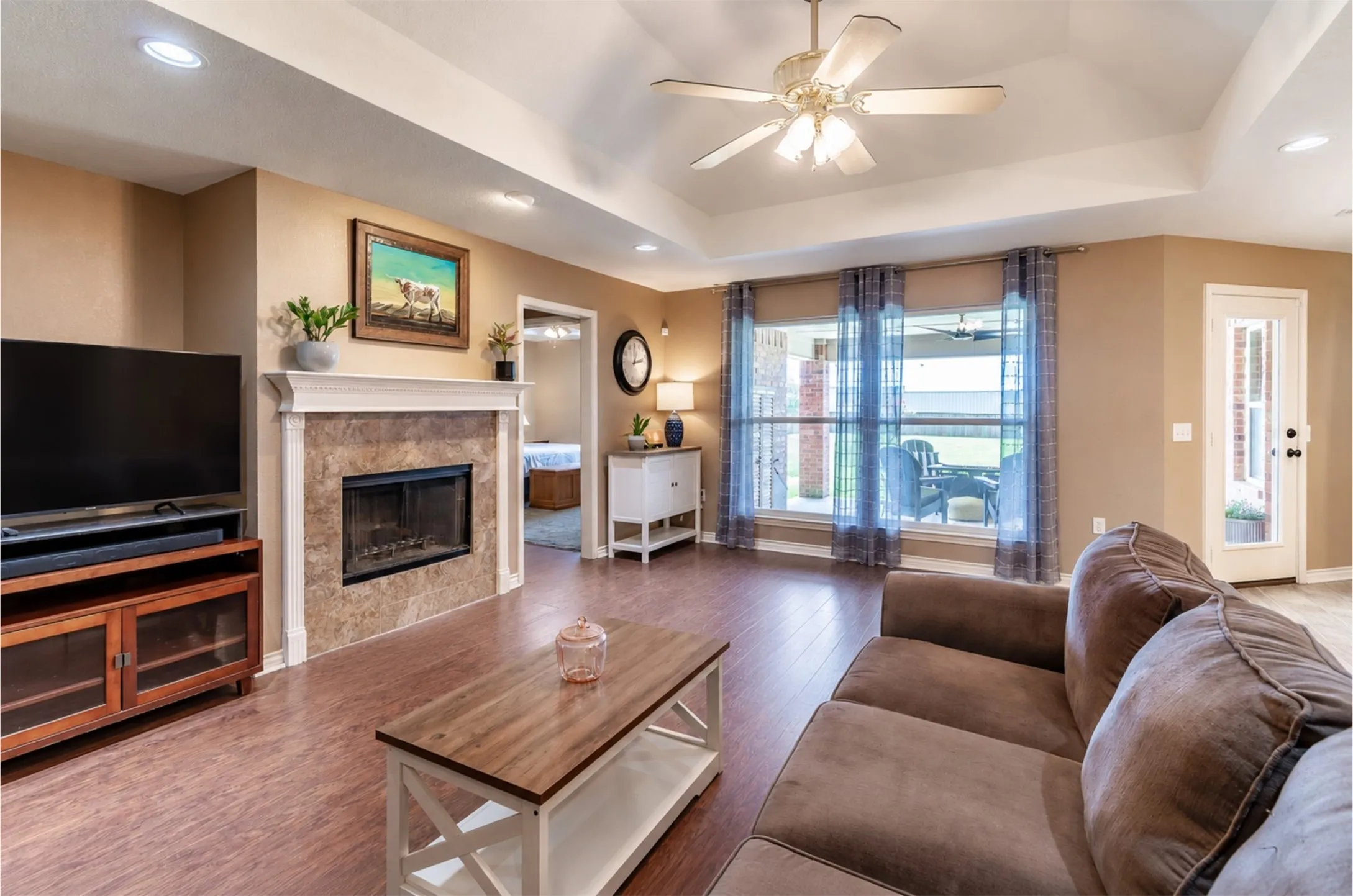 Single Family Residence For Sale in Rockwall County , 2021 Sunny Circle, Rockwall, Texas 75032, 4 Bedroom, 3 Bathroom, 2 Garage spaces, 2,764 Sqft, built in 1999, mls#21330369, Real Estate Agent in Rockwall, Homes For Sale in Rockwall county, Homes For Sale in Rockwall, Realtor in Rockwall Texas, Real Estate Brokerage Independent Realty Texas, Luminita Cordes Realtor