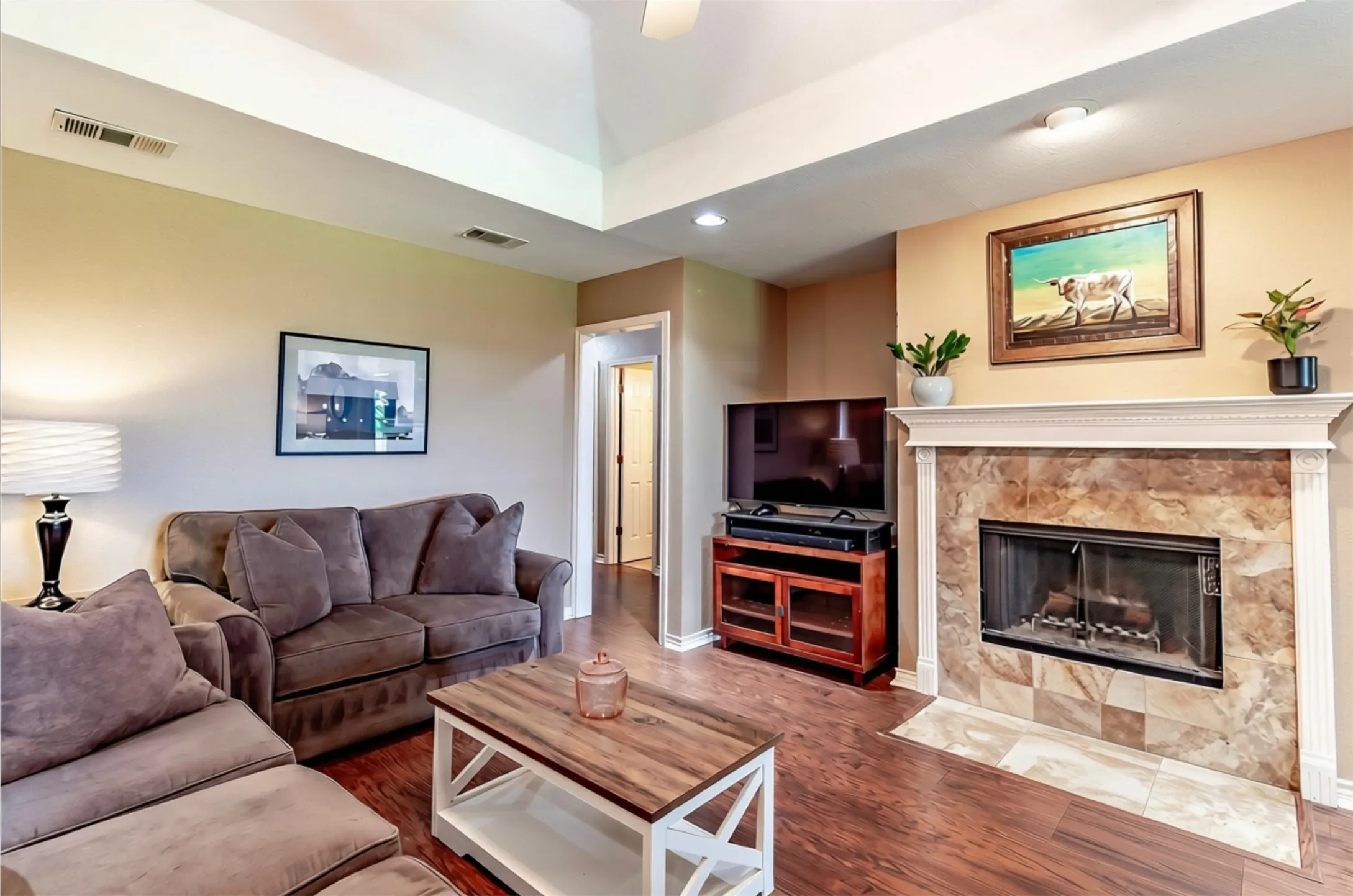 Single Family Residence For Sale in Rockwall County , 2021 Sunny Circle, Rockwall, Texas 75032, 4 Bedroom, 3 Bathroom, 2 Garage spaces, 2,764 Sqft, built in 1999, mls#21330369, Real Estate Agent in Rockwall, Homes For Sale in Rockwall county, Homes For Sale in Rockwall, Realtor in Rockwall Texas, Real Estate Brokerage Independent Realty Texas, Luminita Cordes Realtor