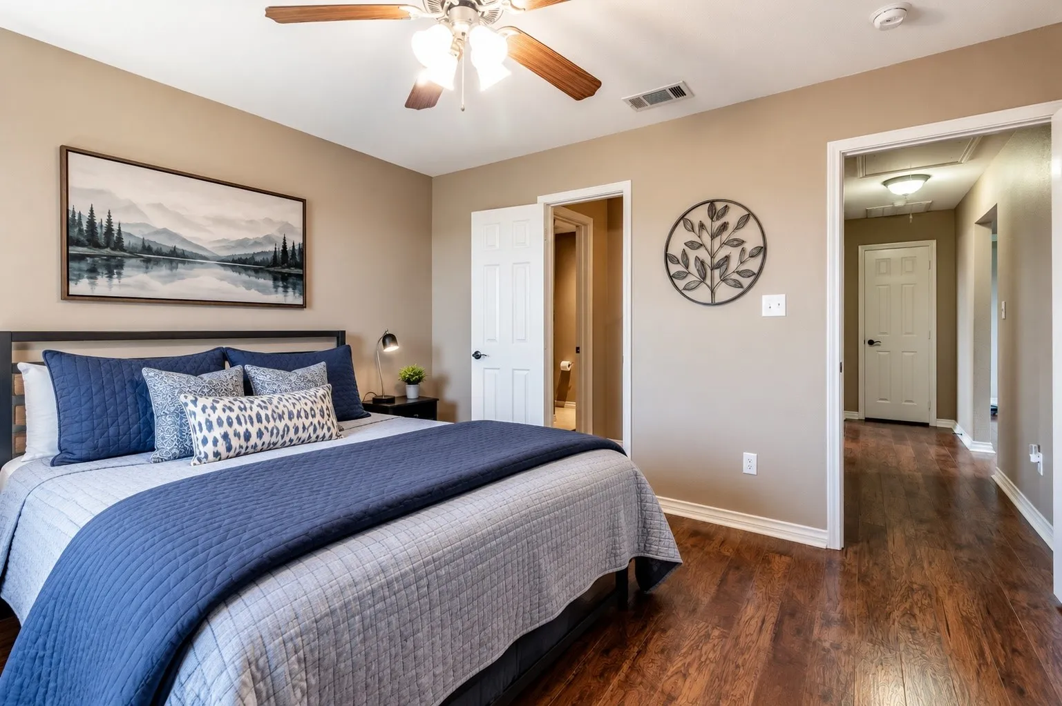 Single Family Residence For Sale in Rockwall County , 2021 Sunny Circle, Rockwall, Texas 75032, 4 Bedroom, 3 Bathroom, 2 Garage spaces, 2,764 Sqft, built in 1999, mls#21330369, Real Estate Agent in Rockwall, Homes For Sale in Rockwall county, Homes For Sale in Rockwall, Realtor in Rockwall Texas, Real Estate Brokerage Independent Realty Texas, Luminita Cordes Realtor
