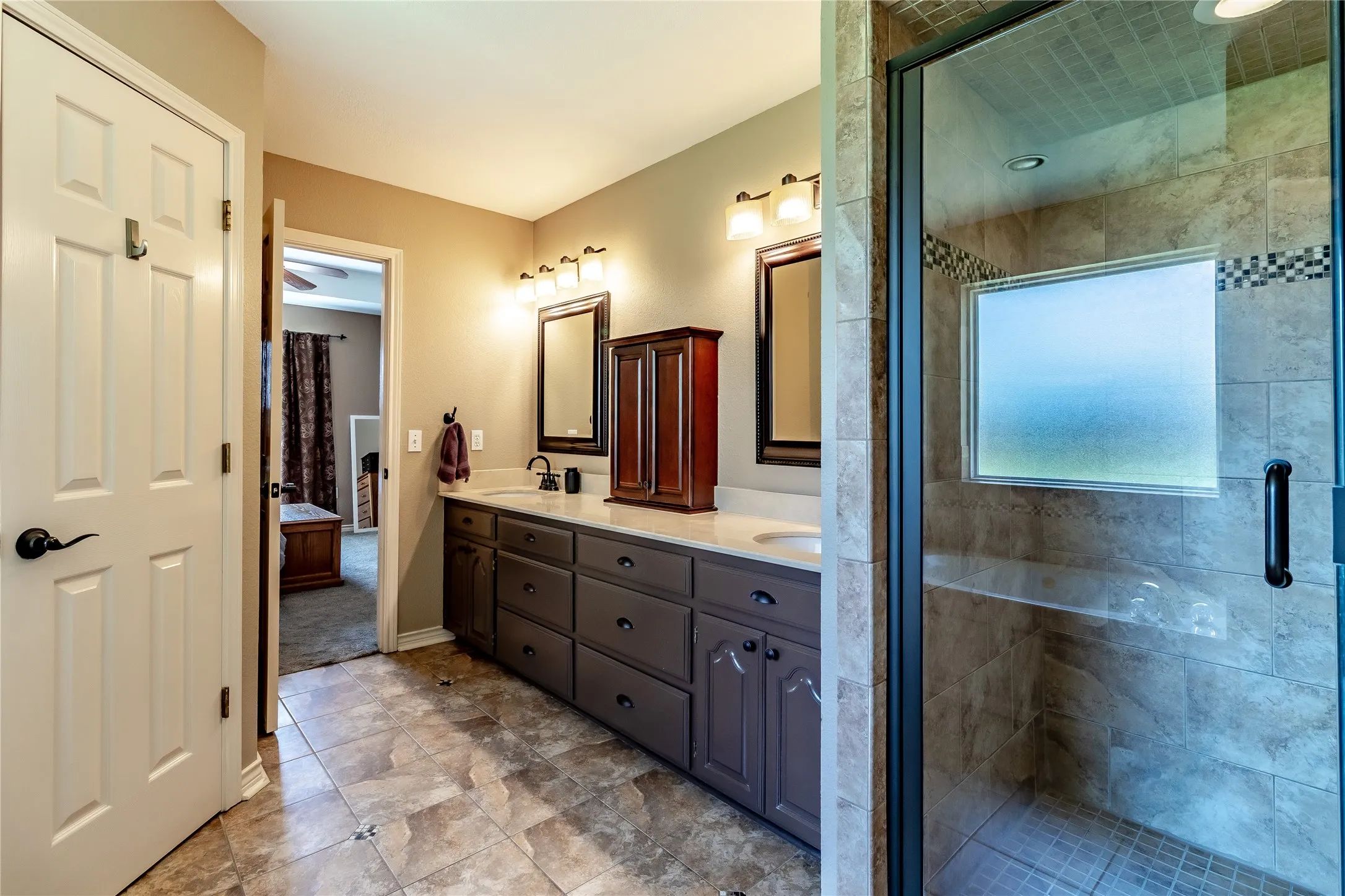Single Family Residence For Sale in Rockwall County , 2021 Sunny Circle, Rockwall, Texas 75032, 4 Bedroom, 3 Bathroom, 2 Garage spaces, 2,764 Sqft, built in 1999, mls#21330369, Real Estate Agent in Rockwall, Homes For Sale in Rockwall county, Homes For Sale in Rockwall, Realtor in Rockwall Texas, Real Estate Brokerage Independent Realty Texas, Luminita Cordes Realtor