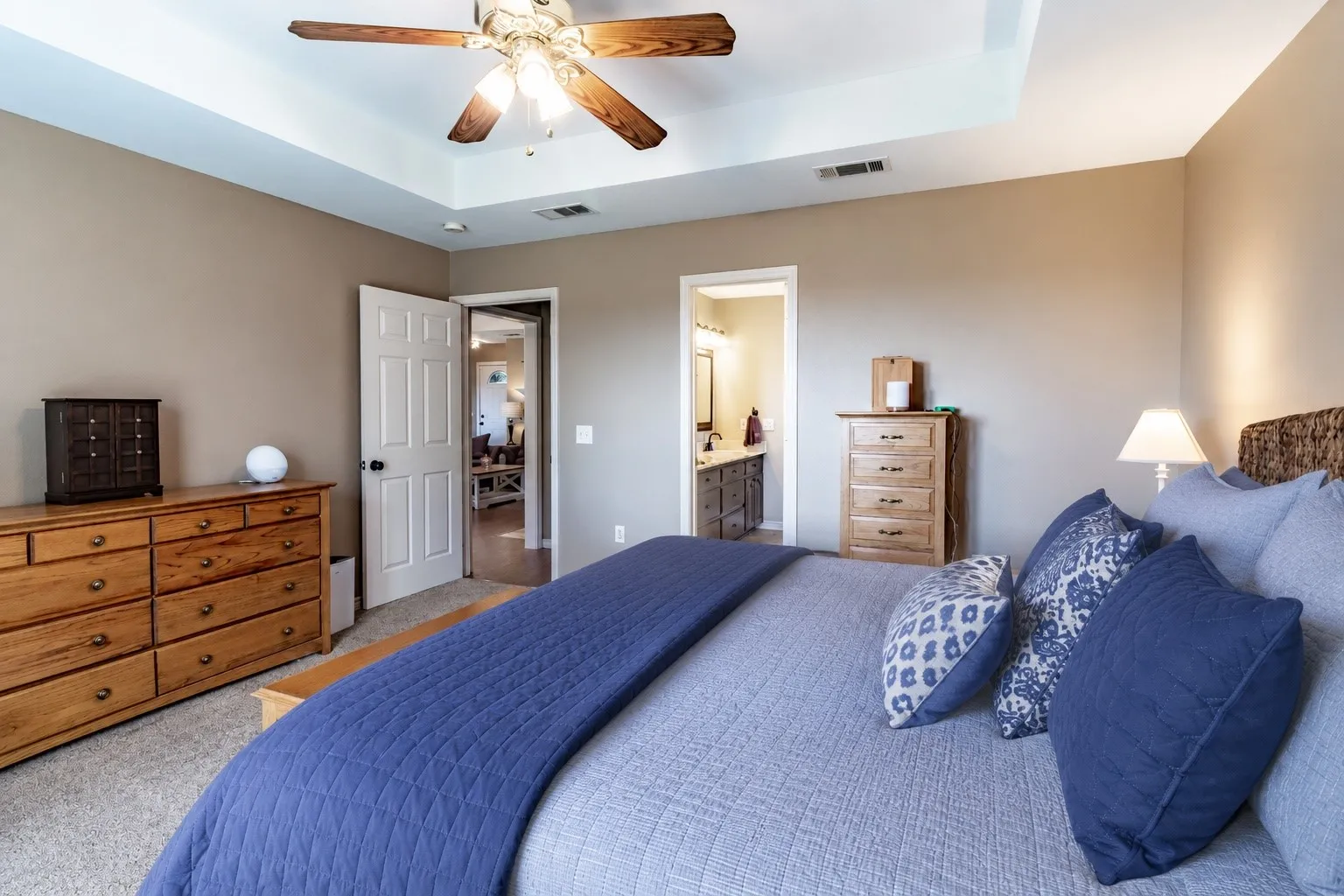 Single Family Residence For Sale in Rockwall County , 2021 Sunny Circle, Rockwall, Texas 75032, 4 Bedroom, 3 Bathroom, 2 Garage spaces, 2,764 Sqft, built in 1999, mls#21330369, Real Estate Agent in Rockwall, Homes For Sale in Rockwall county, Homes For Sale in Rockwall, Realtor in Rockwall Texas, Real Estate Brokerage Independent Realty Texas, Luminita Cordes Realtor