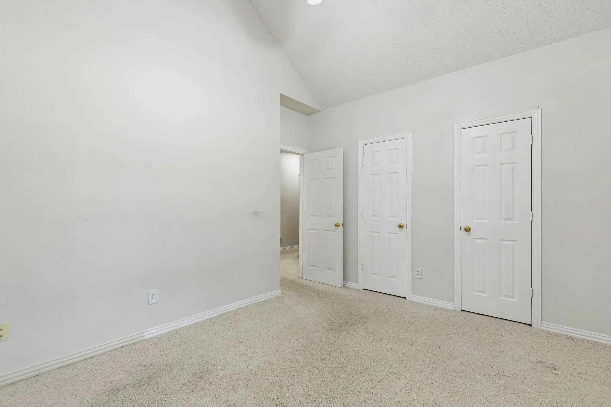 Front bedroom looking towards the closet.