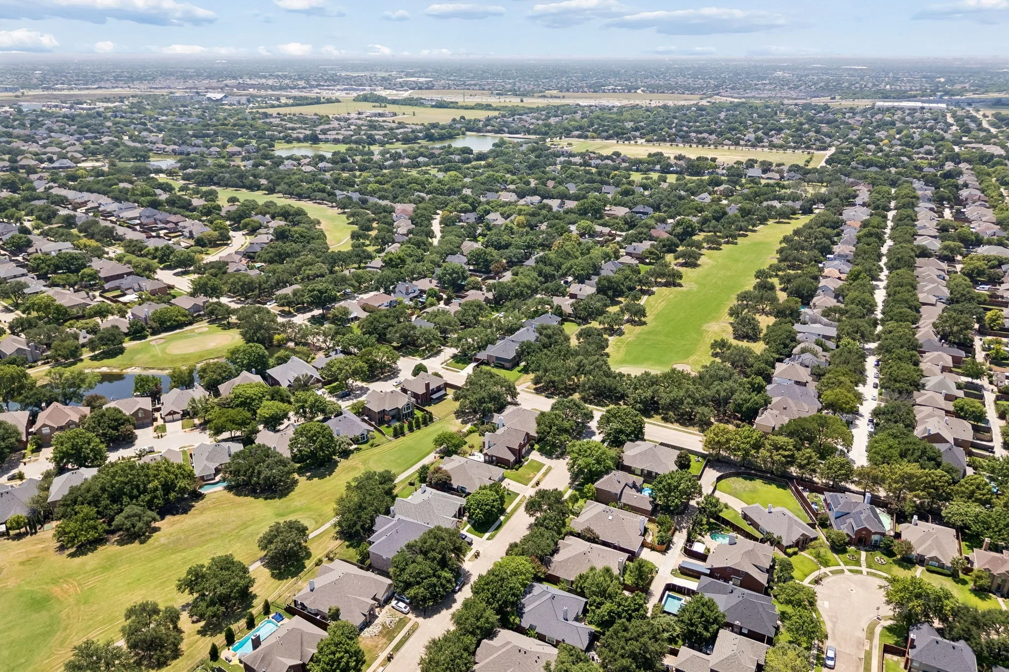 Golf Course and amenities are near.