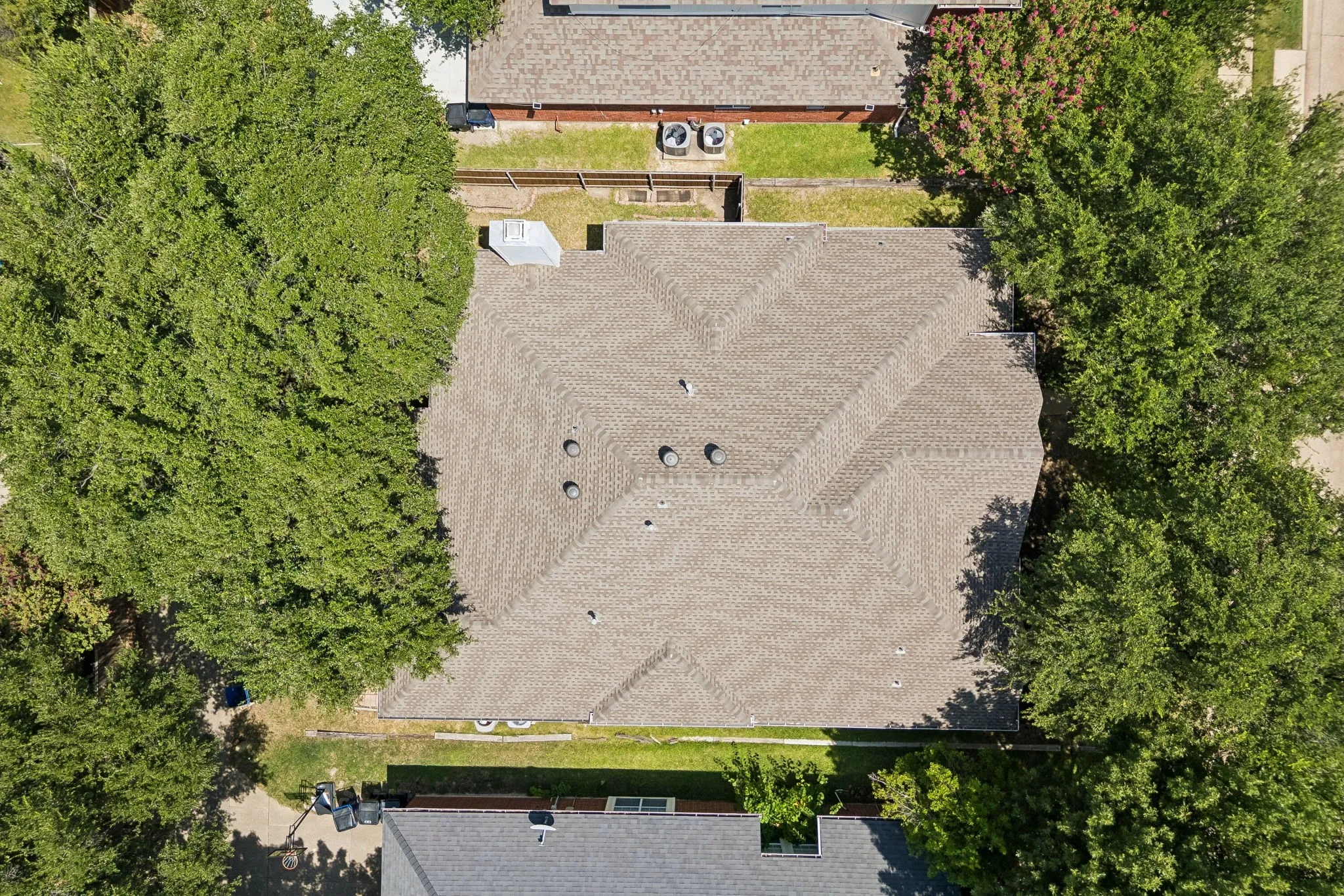 Single Family Residence For Sale in Collin County , 5613 Charleston Drive, Frisco, Texas 75035, 4 Bedroom, 3 Bathroom, 2 Garage spaces, 2,548 Sqft, built in 1992, mls#21330295, Real Estate Agent in Frisco, Homes For Sale in Collin county, Homes For Sale in Frisco, Realtor in Frisco Texas, Real Estate Brokerage Independent Realty Texas, Luminita Cordes Realtor