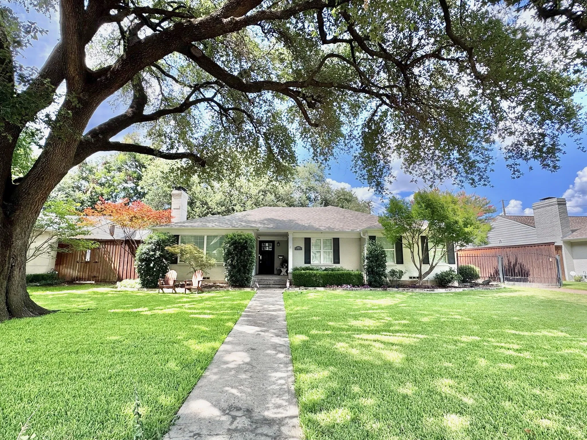 Single Family Residence For Sale in Dallas County , 6343 Del Norte Lane, Dallas, Texas 75225, 3 Bedroom, 2 Bathroom, 2 Garage spaces, 2,345 Sqft, built in 1951, mls#21329171, Real Estate Agent in Dallas, Homes For Sale in Dallas county, Homes For Sale in Dallas, Realtor in Dallas Texas, Real Estate Brokerage Independent Realty Texas, Luminita Cordes Realtor