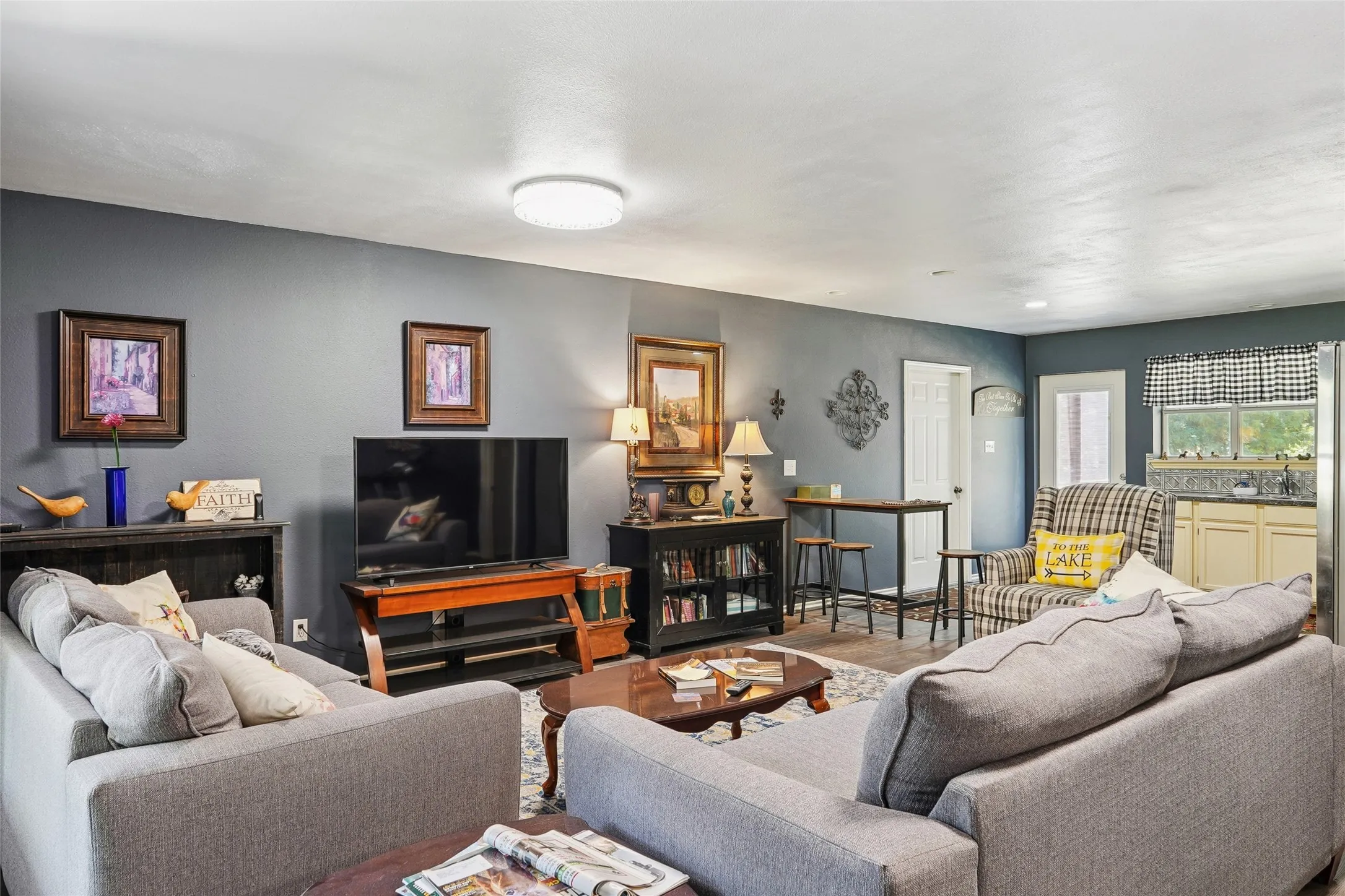 Single Family Residence For Sale in Grayson County , 1433 Old Sadler Road, Sadler, Texas 76264, 3 Bedrooms, 3 Bathrooms, 5 Garage spaces, 2,471 Sqft, built in 2013, Price $1,275,000, mls#21328760, Real Estate Agent in Sadler, Homes For Sale in Grayson county, Homes For Sale in Sadler, Realtor in Sadler Texas, Real Estate Brokerage Independent Realty Texas, Luminita Cordes Realtor
