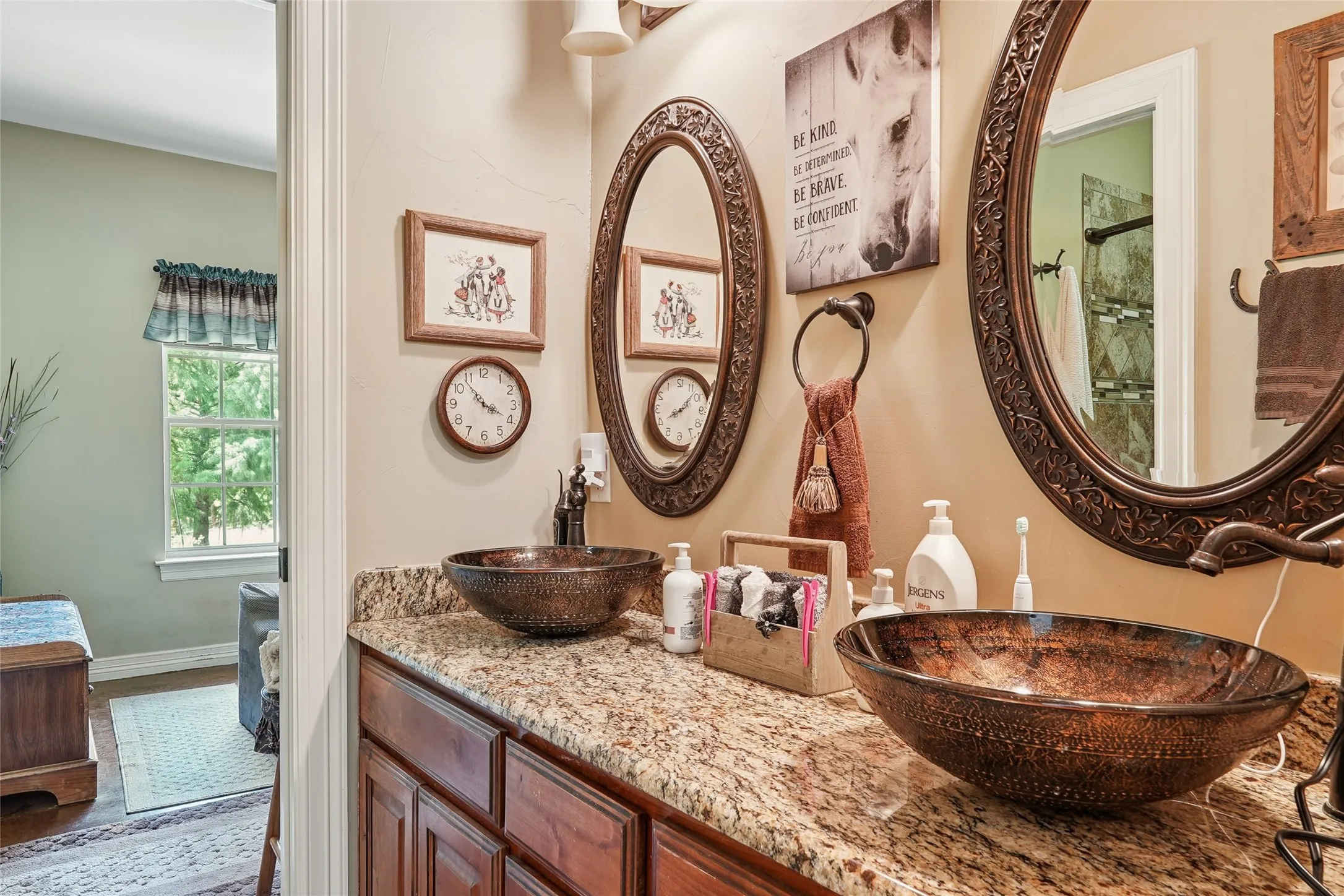 Single Family Residence For Sale in Grayson County , 1433 Old Sadler Road, Sadler, Texas 76264, 3 Bedrooms, 3 Bathrooms, 5 Garage spaces, 2,471 Sqft, built in 2013, Price $1,275,000, mls#21328760, Real Estate Agent in Sadler, Homes For Sale in Grayson county, Homes For Sale in Sadler, Realtor in Sadler Texas, Real Estate Brokerage Independent Realty Texas, Luminita Cordes Realtor