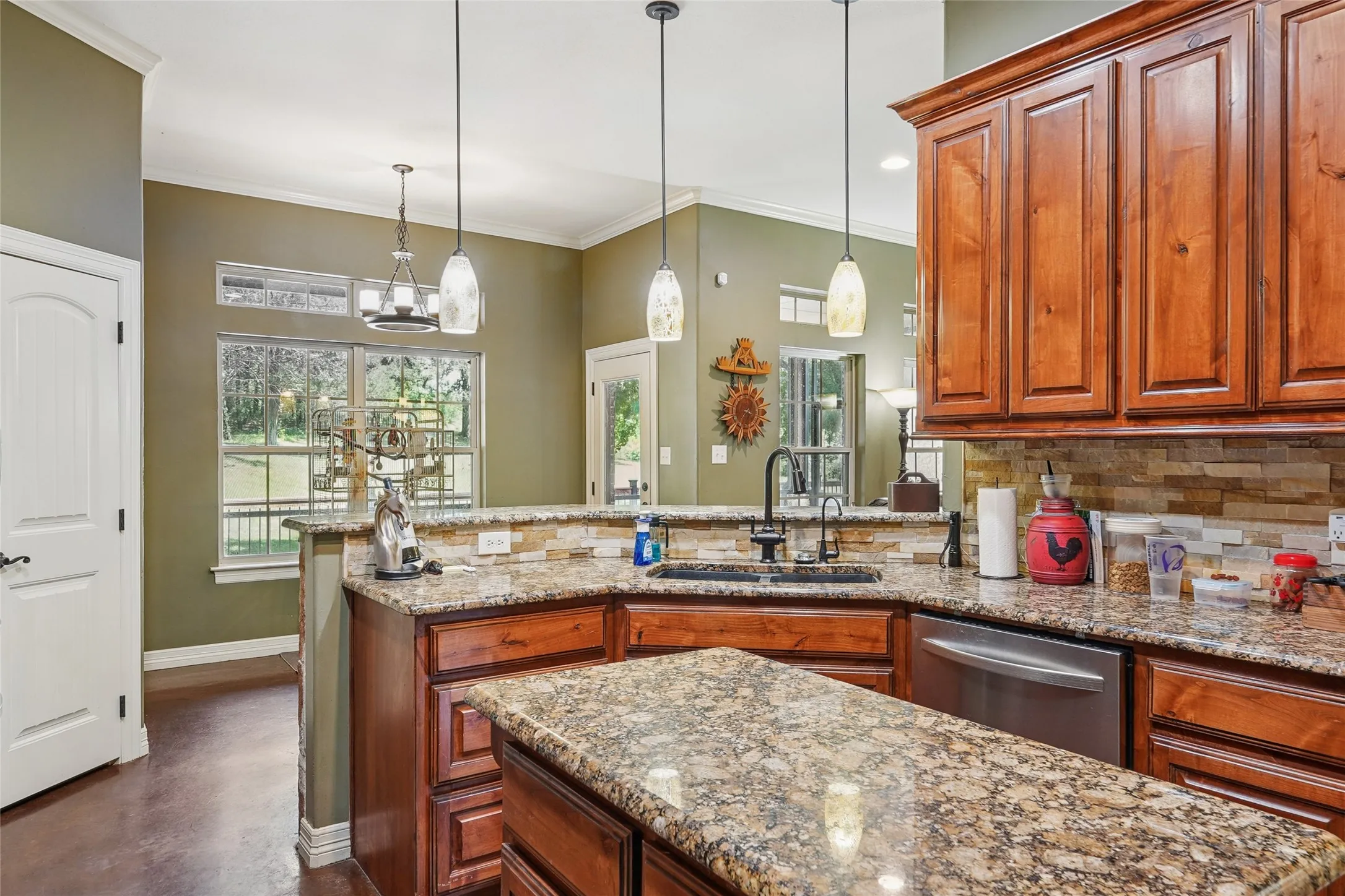 Single Family Residence For Sale in Grayson County , 1433 Old Sadler Road, Sadler, Texas 76264, 3 Bedrooms, 3 Bathrooms, 5 Garage spaces, 2,471 Sqft, built in 2013, Price $1,275,000, mls#21328760, Real Estate Agent in Sadler, Homes For Sale in Grayson county, Homes For Sale in Sadler, Realtor in Sadler Texas, Real Estate Brokerage Independent Realty Texas, Luminita Cordes Realtor