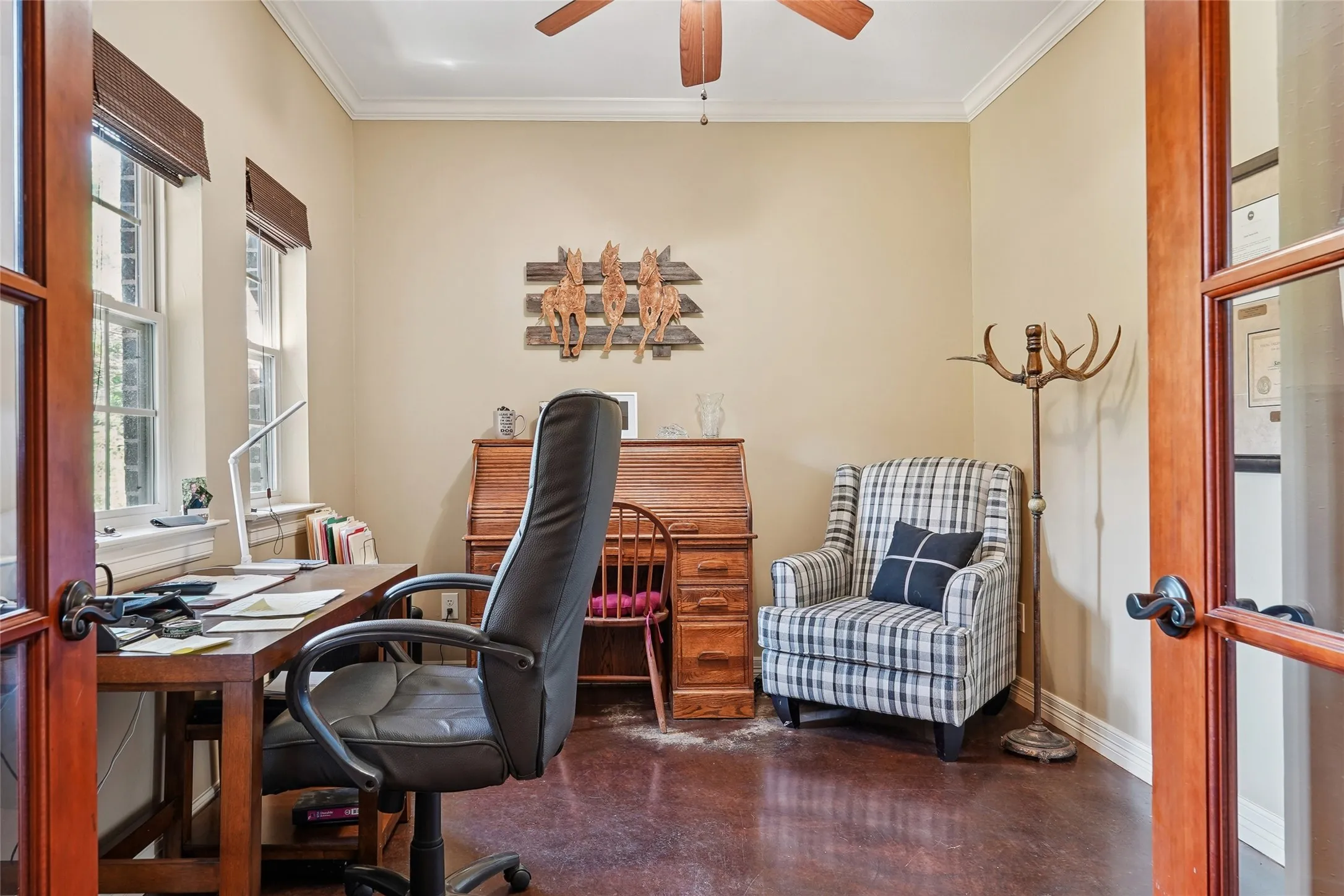 Single Family Residence For Sale in Grayson County , 1433 Old Sadler Road, Sadler, Texas 76264, 3 Bedrooms, 3 Bathrooms, 5 Garage spaces, 2,471 Sqft, built in 2013, Price $1,275,000, mls#21328760, Real Estate Agent in Sadler, Homes For Sale in Grayson county, Homes For Sale in Sadler, Realtor in Sadler Texas, Real Estate Brokerage Independent Realty Texas, Luminita Cordes Realtor