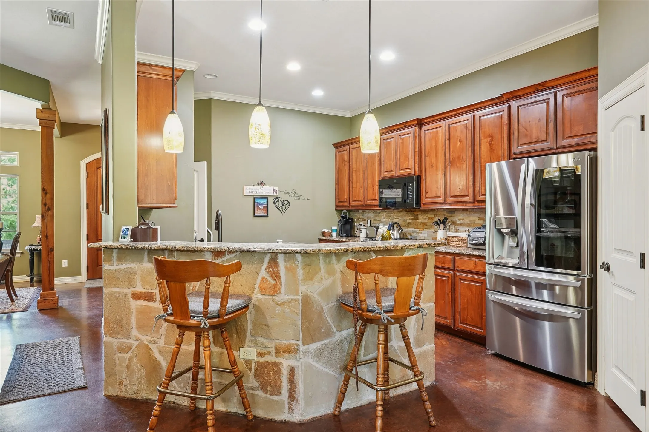 Single Family Residence For Sale in Grayson County , 1433 Old Sadler Road, Sadler, Texas 76264, 3 Bedrooms, 3 Bathrooms, 5 Garage spaces, 2,471 Sqft, built in 2013, Price $1,275,000, mls#21328760, Real Estate Agent in Sadler, Homes For Sale in Grayson county, Homes For Sale in Sadler, Realtor in Sadler Texas, Real Estate Brokerage Independent Realty Texas, Luminita Cordes Realtor