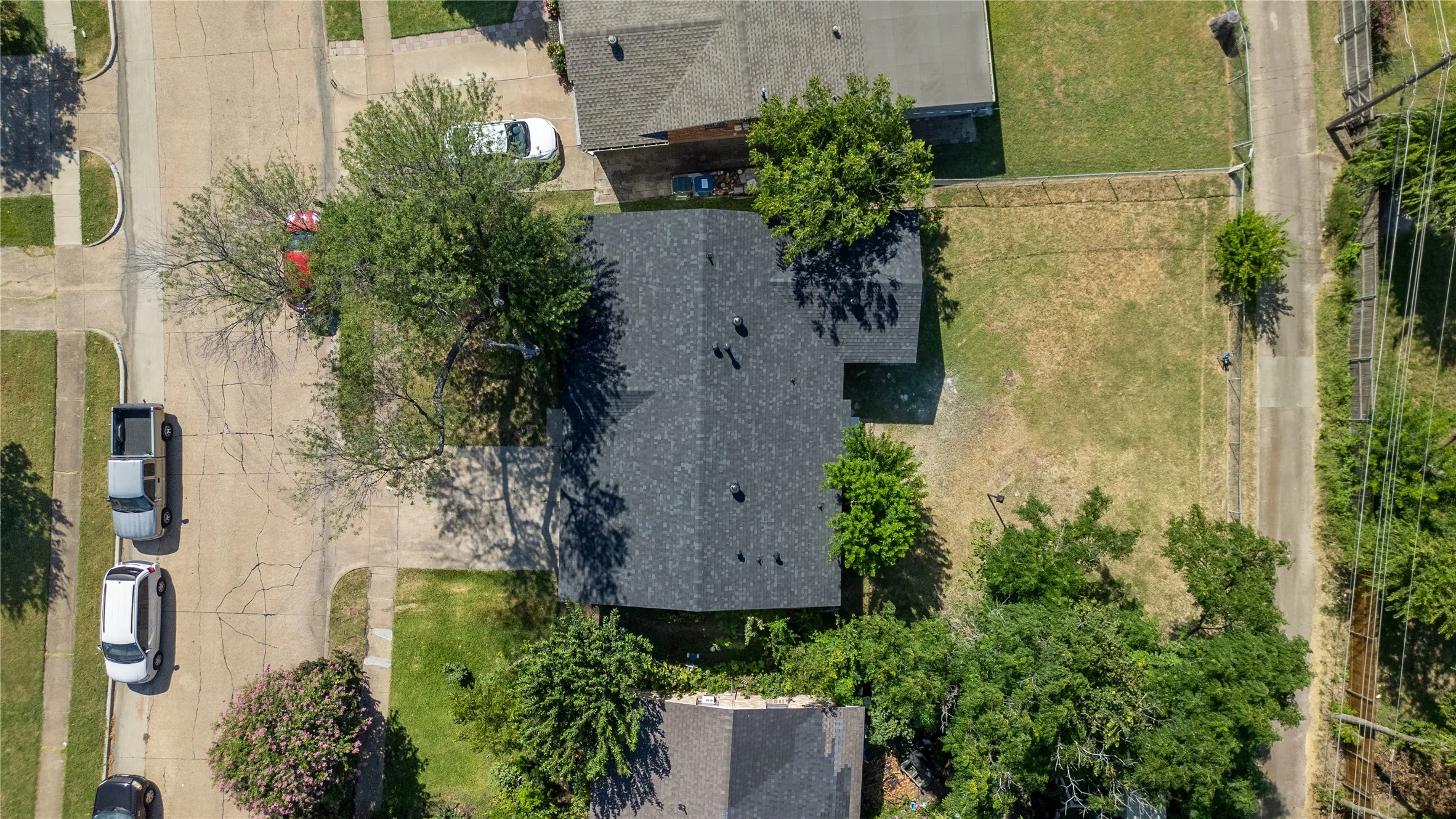 Single Family Residence For Sale in Dallas County , 4518 Hanover Drive, Garland, Texas 75042, 3 Bedroom, 2 Bathroom, 2 Garage spaces, 1,280 Sqft, built in 1964, mls#21330397, Real Estate Agent in Garland, Homes For Sale in Dallas county, Homes For Sale in Garland, Realtor in Garland Texas, Real Estate Brokerage Independent Realty Texas, Luminita Cordes Realtor