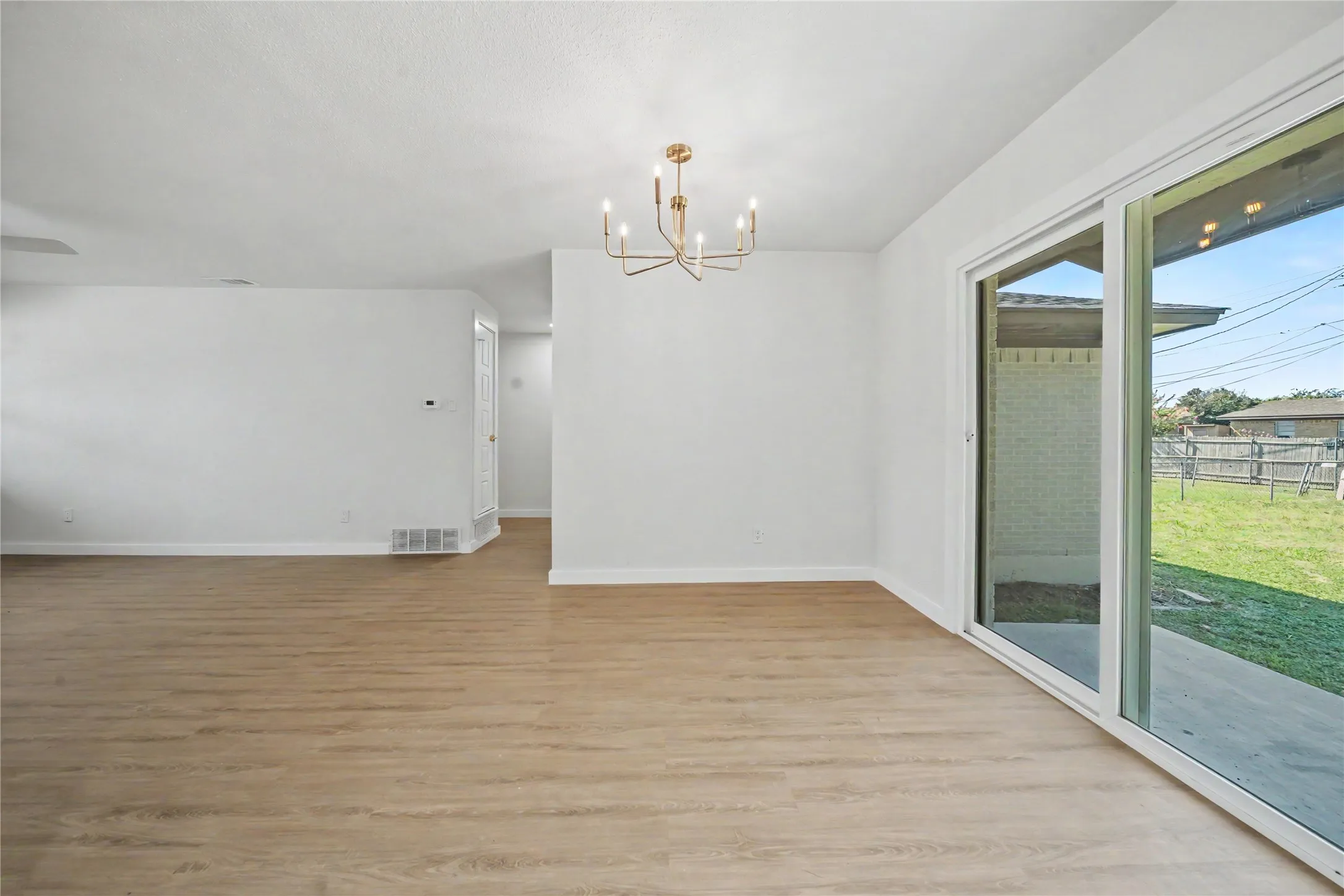 Single Family Residence For Sale in Dallas County , 4518 Hanover Drive, Garland, Texas 75042, 3 Bedroom, 2 Bathroom, 2 Garage spaces, 1,280 Sqft, built in 1964, mls#21330397, Real Estate Agent in Garland, Homes For Sale in Dallas county, Homes For Sale in Garland, Realtor in Garland Texas, Real Estate Brokerage Independent Realty Texas, Luminita Cordes Realtor