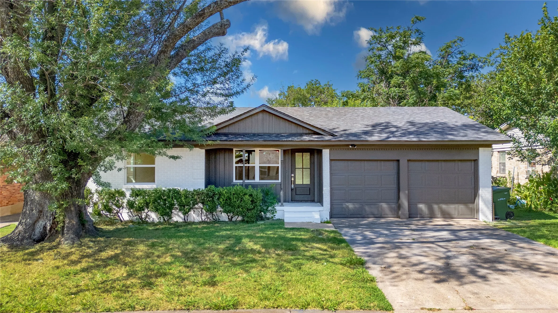 Single Family Residence For Sale in Dallas County , 4518 Hanover Drive, Garland, Texas 75042, 3 Bedroom, 2 Bathroom, 2 Garage spaces, 1,280 Sqft, built in 1964, mls#21330397, Real Estate Agent in Garland, Homes For Sale in Dallas county, Homes For Sale in Garland, Realtor in Garland Texas, Real Estate Brokerage Independent Realty Texas, Luminita Cordes Realtor
