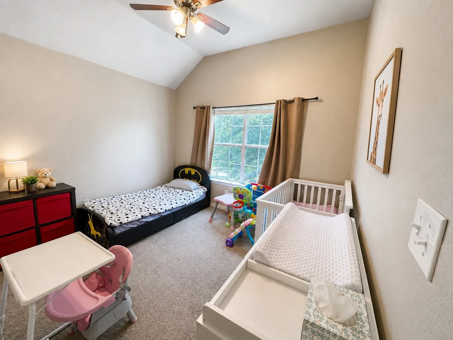 Single Family Residence For Rent in Dallas County , 814 Honey Hill Drive, Garland, Texas 75040, 6 Bedroom, 3 Bathroom, 2 Garage spaces, 3,381 Sqft, built in 2005, mls#21330308, Real Estate Agent in Garland, Homes For Rent in Dallas county, Homes For Rent in Garland, Realtor in Garland Texas, Real Estate Brokerage Independent Realty Texas, Luminita Cordes Realtor