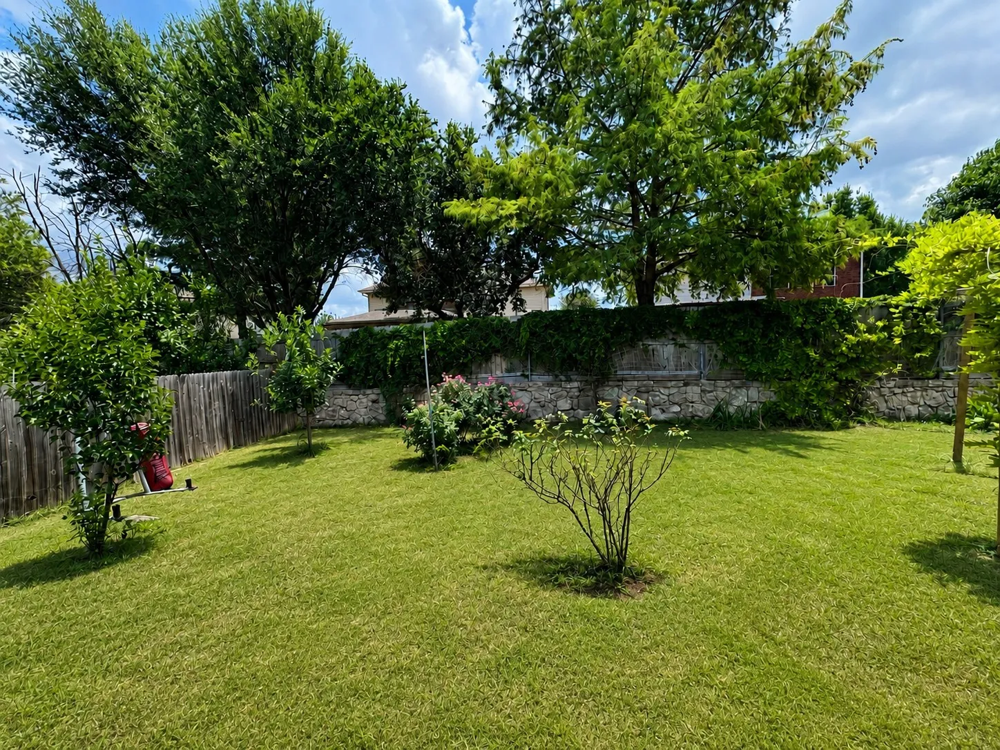 Single Family Residence For Rent in Dallas County , 814 Honey Hill Drive, Garland, Texas 75040, 6 Bedroom, 3 Bathroom, 2 Garage spaces, 3,381 Sqft, built in 2005, mls#21330308, Real Estate Agent in Garland, Homes For Rent in Dallas county, Homes For Rent in Garland, Realtor in Garland Texas, Real Estate Brokerage Independent Realty Texas, Luminita Cordes Realtor
