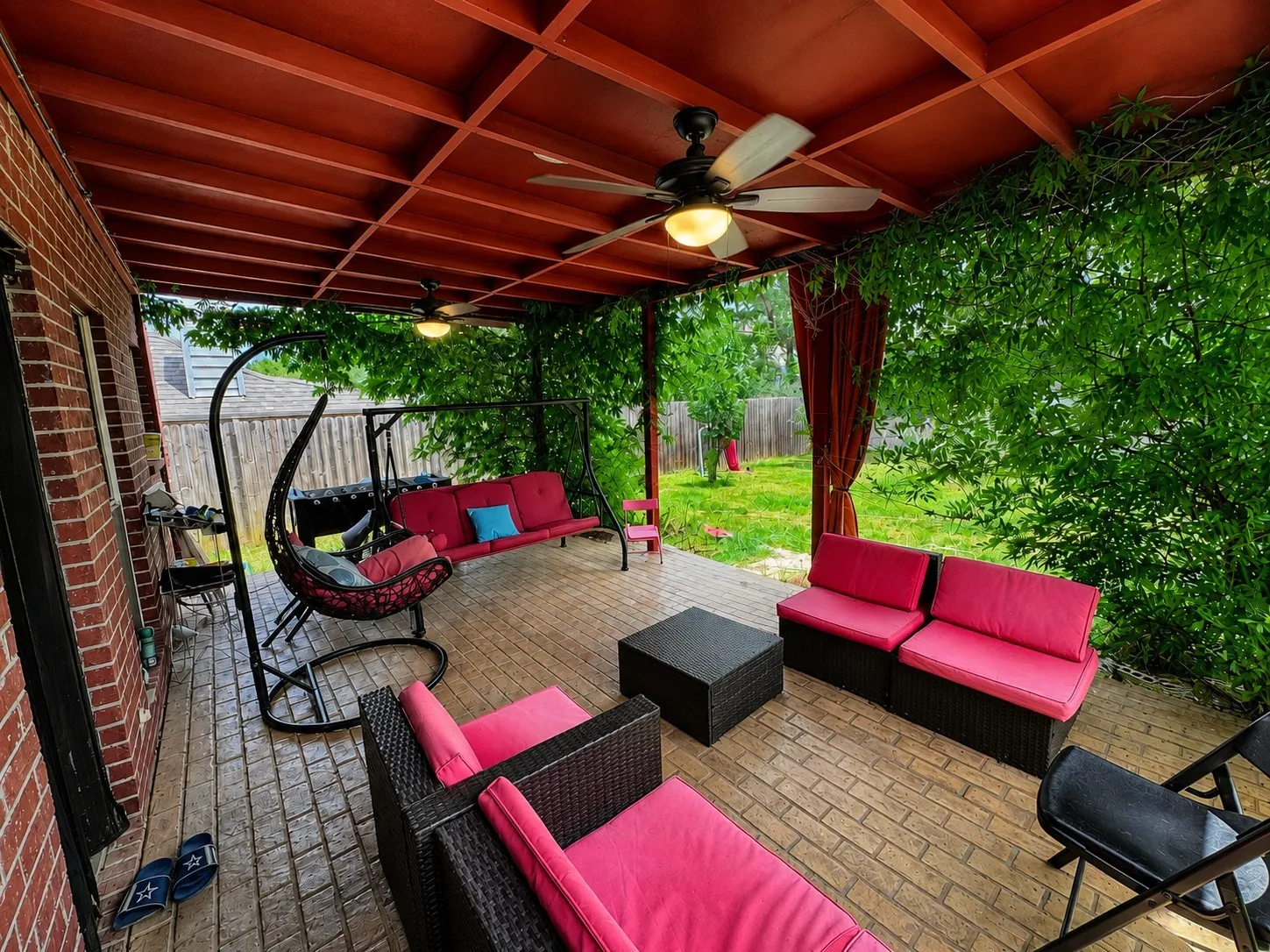 Single Family Residence For Rent in Dallas County , 814 Honey Hill Drive, Garland, Texas 75040, 6 Bedroom, 3 Bathroom, 2 Garage spaces, 3,381 Sqft, built in 2005, mls#21330308, Real Estate Agent in Garland, Homes For Rent in Dallas county, Homes For Rent in Garland, Realtor in Garland Texas, Real Estate Brokerage Independent Realty Texas, Luminita Cordes Realtor