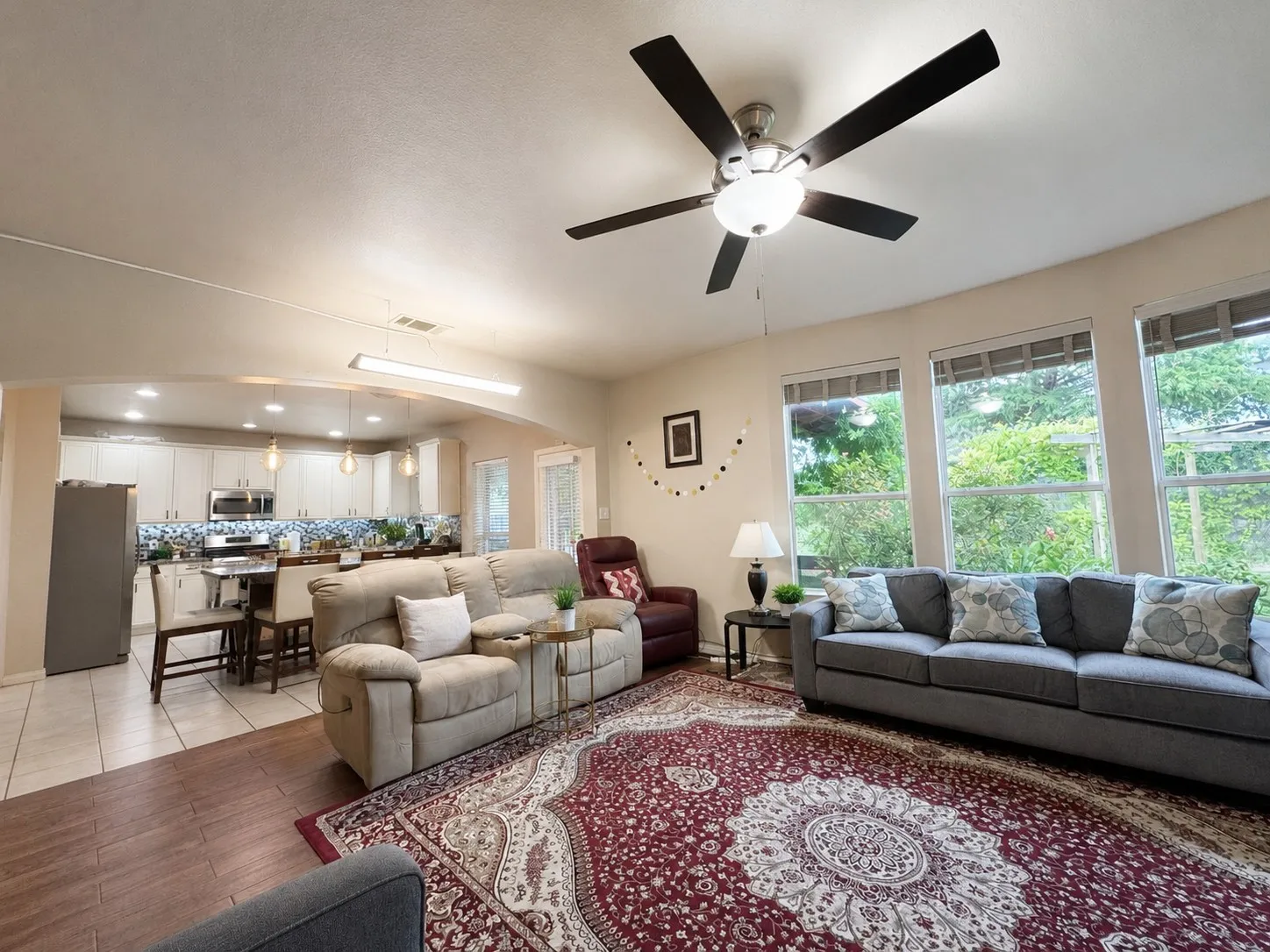 Single Family Residence For Rent in Dallas County , 814 Honey Hill Drive, Garland, Texas 75040, 6 Bedroom, 3 Bathroom, 2 Garage spaces, 3,381 Sqft, built in 2005, mls#21330308, Real Estate Agent in Garland, Homes For Rent in Dallas county, Homes For Rent in Garland, Realtor in Garland Texas, Real Estate Brokerage Independent Realty Texas, Luminita Cordes Realtor