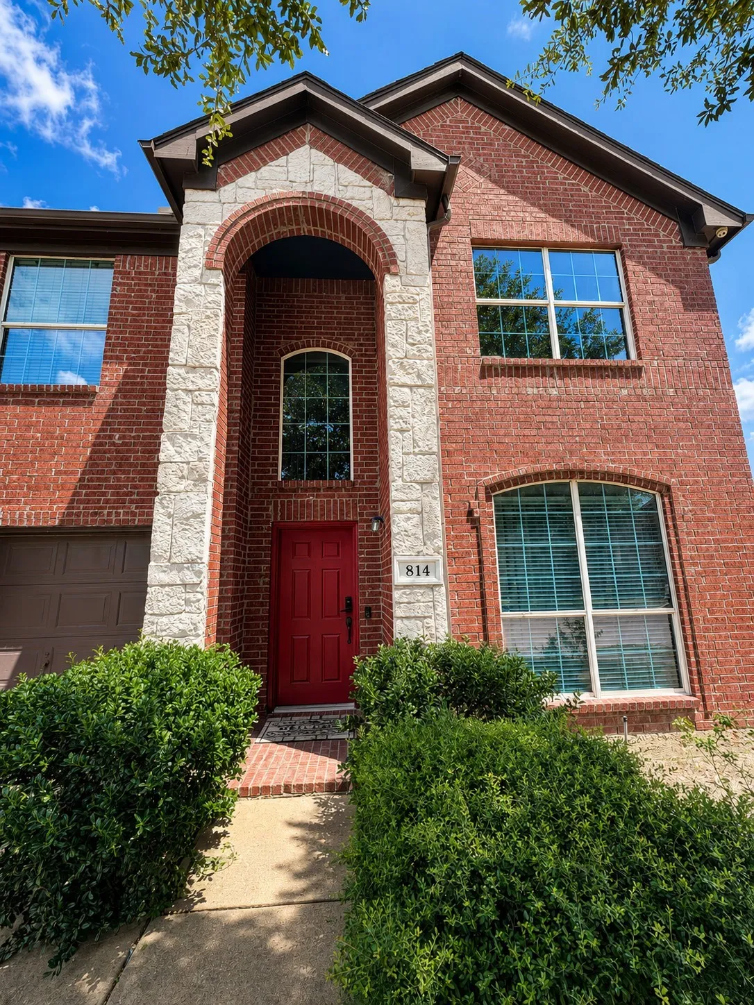 Single Family Residence For Rent in Dallas County , 814 Honey Hill Drive, Garland, Texas 75040, 6 Bedroom, 3 Bathroom, 2 Garage spaces, 3,381 Sqft, built in 2005, mls#21330308, Real Estate Agent in Garland, Homes For Rent in Dallas county, Homes For Rent in Garland, Realtor in Garland Texas, Real Estate Brokerage Independent Realty Texas, Luminita Cordes Realtor
