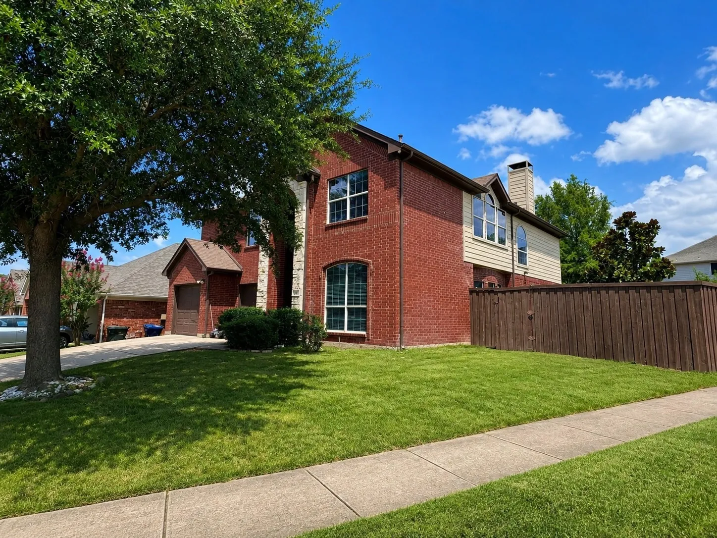 Single Family Residence For Rent in Dallas County , 814 Honey Hill Drive, Garland, Texas 75040, 6 Bedroom, 3 Bathroom, 2 Garage spaces, 3,381 Sqft, built in 2005, mls#21330308, Real Estate Agent in Garland, Homes For Rent in Dallas county, Homes For Rent in Garland, Realtor in Garland Texas, Real Estate Brokerage Independent Realty Texas, Luminita Cordes Realtor