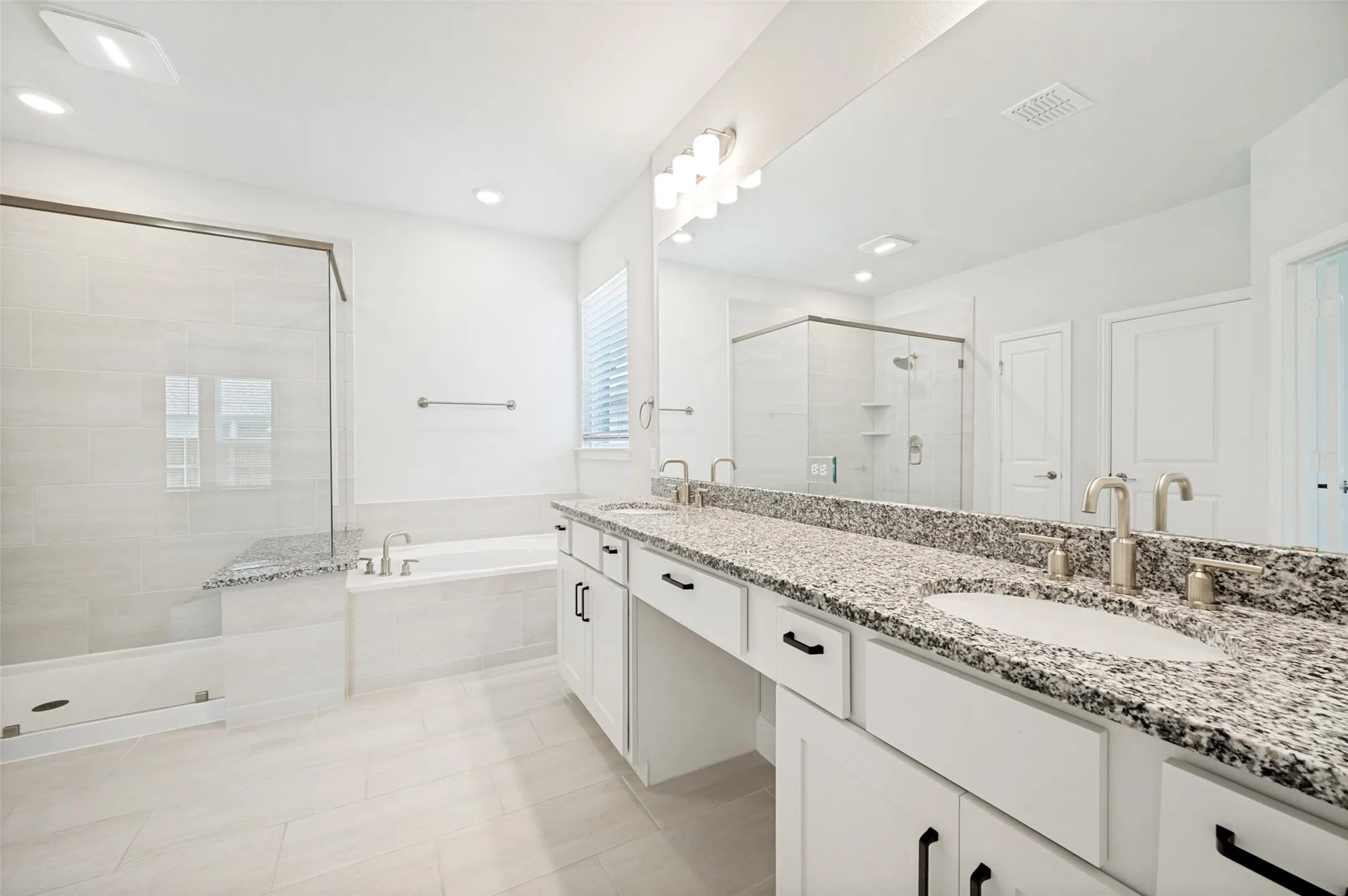 Single Family Residence For Sale in Collin County , 1932 Bristol Street, Celina, Texas 75009, 4 Bedroom, 4 Bathroom, 3 Garage spaces, 3,479 Sqft, built in 2022, mls#21329650, Real Estate Agent in Celina, Homes For Sale in Collin county, Homes For Sale in Celina, Realtor in Celina Texas, Real Estate Brokerage Independent Realty Texas, Luminita Cordes Realtor
