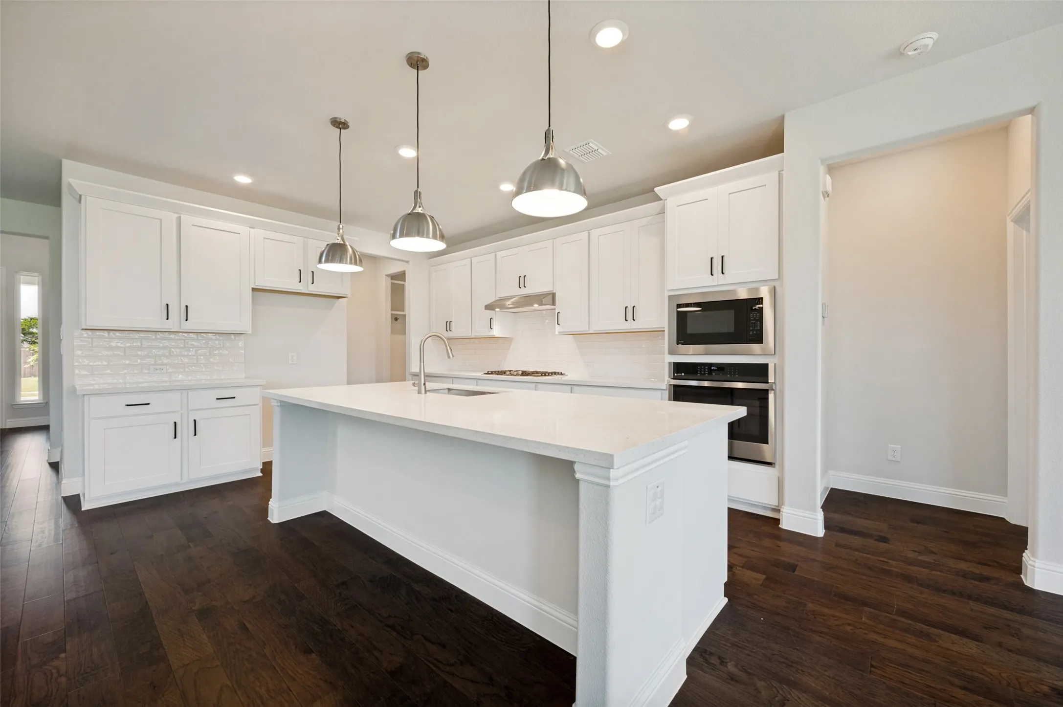 Single Family Residence For Sale in Collin County , 1932 Bristol Street, Celina, Texas 75009, 4 Bedroom, 4 Bathroom, 3 Garage spaces, 3,479 Sqft, built in 2022, mls#21329650, Real Estate Agent in Celina, Homes For Sale in Collin county, Homes For Sale in Celina, Realtor in Celina Texas, Real Estate Brokerage Independent Realty Texas, Luminita Cordes Realtor