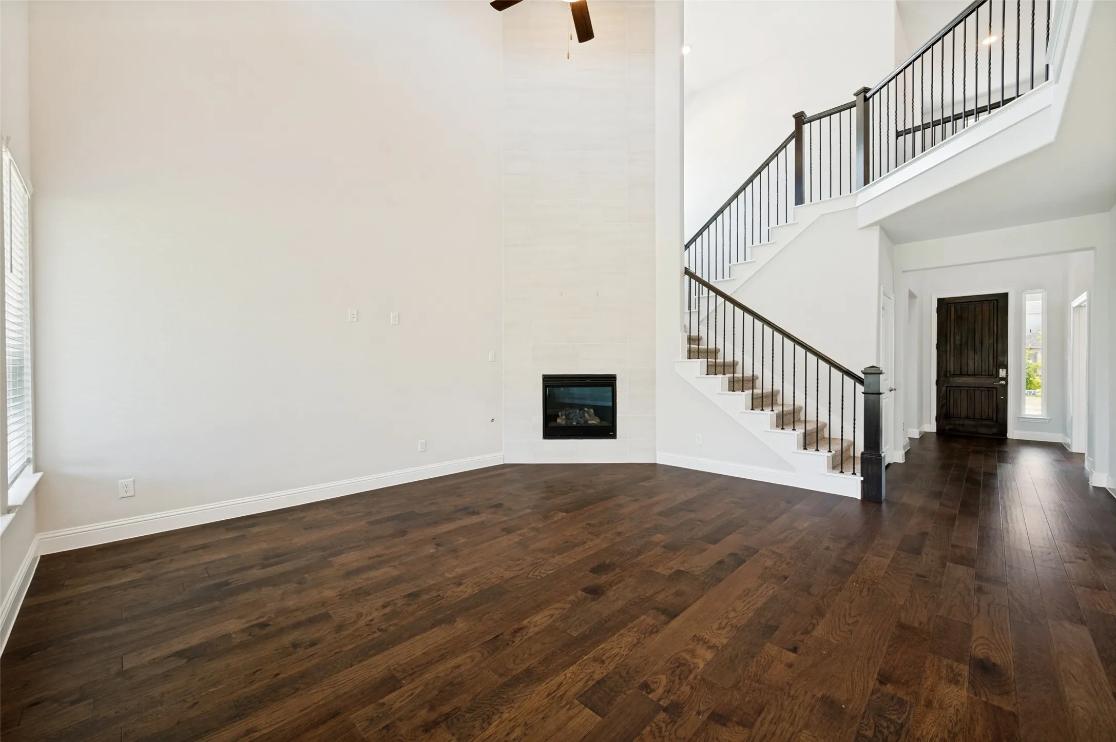 Single Family Residence For Sale in Collin County , 1932 Bristol Street, Celina, Texas 75009, 4 Bedroom, 4 Bathroom, 3 Garage spaces, 3,479 Sqft, built in 2022, mls#21329650, Real Estate Agent in Celina, Homes For Sale in Collin county, Homes For Sale in Celina, Realtor in Celina Texas, Real Estate Brokerage Independent Realty Texas, Luminita Cordes Realtor