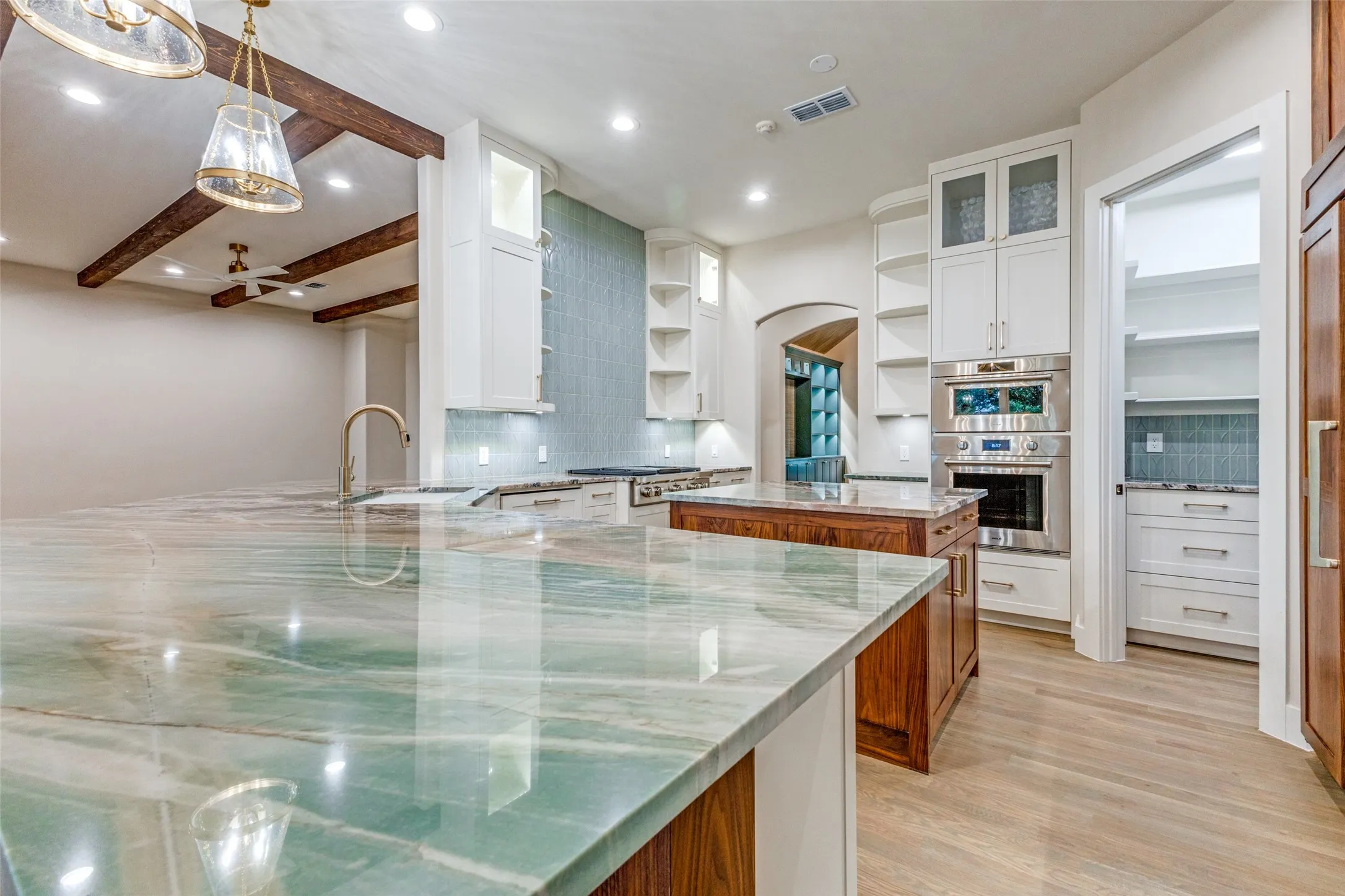 Single Family Residence For Sale in Denton County , 1023 Gene Perry Court, Bartonville, Texas 76226, 3 Bedroom, 3 Bathroom, 3 Garage spaces, 3,142 Sqft, built in 2003, mls#21308779, Real Estate Agent in Bartonville, Homes For Sale in Denton county, Homes For Sale in Bartonville, Realtor in Bartonville Texas, Real Estate Brokerage Independent Realty Texas, Luminita Cordes Realtor