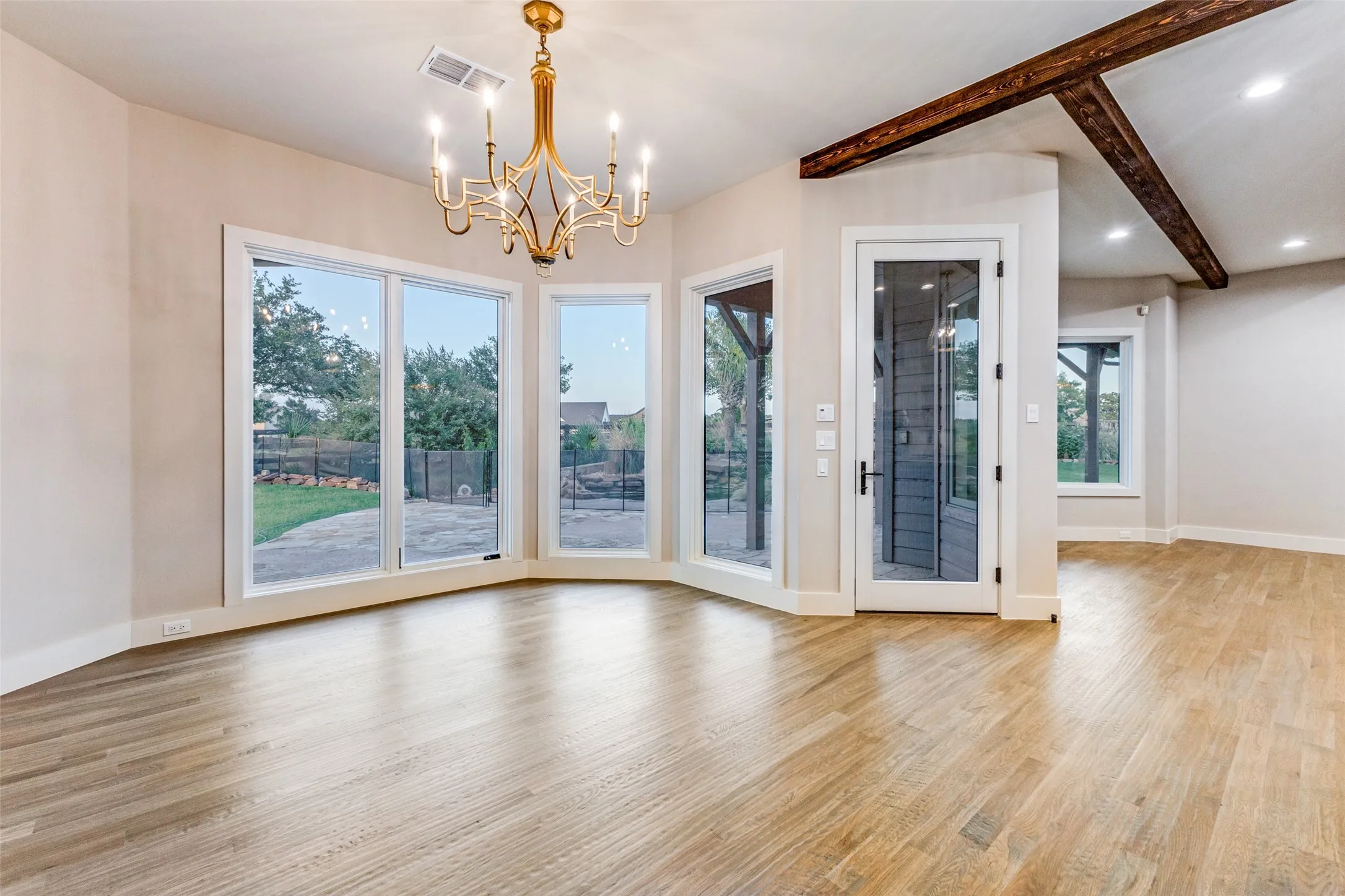 Single Family Residence For Sale in Denton County , 1023 Gene Perry Court, Bartonville, Texas 76226, 3 Bedroom, 3 Bathroom, 3 Garage spaces, 3,142 Sqft, built in 2003, mls#21308779, Real Estate Agent in Bartonville, Homes For Sale in Denton county, Homes For Sale in Bartonville, Realtor in Bartonville Texas, Real Estate Brokerage Independent Realty Texas, Luminita Cordes Realtor
