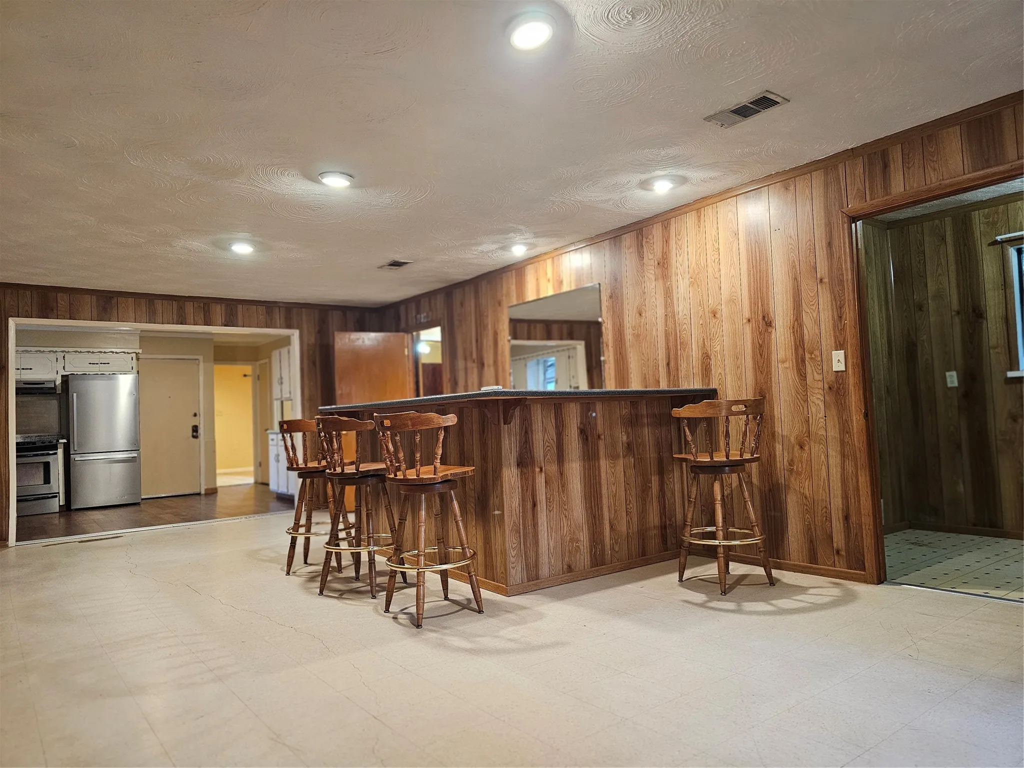 Single Family Residence For Rent in Collin County , 237 N Murphy, Murphy, Texas 75094, 3 Bedroom, 2 Bathroom, 1 Garage spaces, 1,709 Sqft, built in 1964, mls#21329545, Real Estate Agent in Murphy, Homes For Rent in Collin county, Homes For Rent in Murphy, Realtor in Murphy Texas, Real Estate Brokerage Independent Realty Texas, Luminita Cordes Realtor