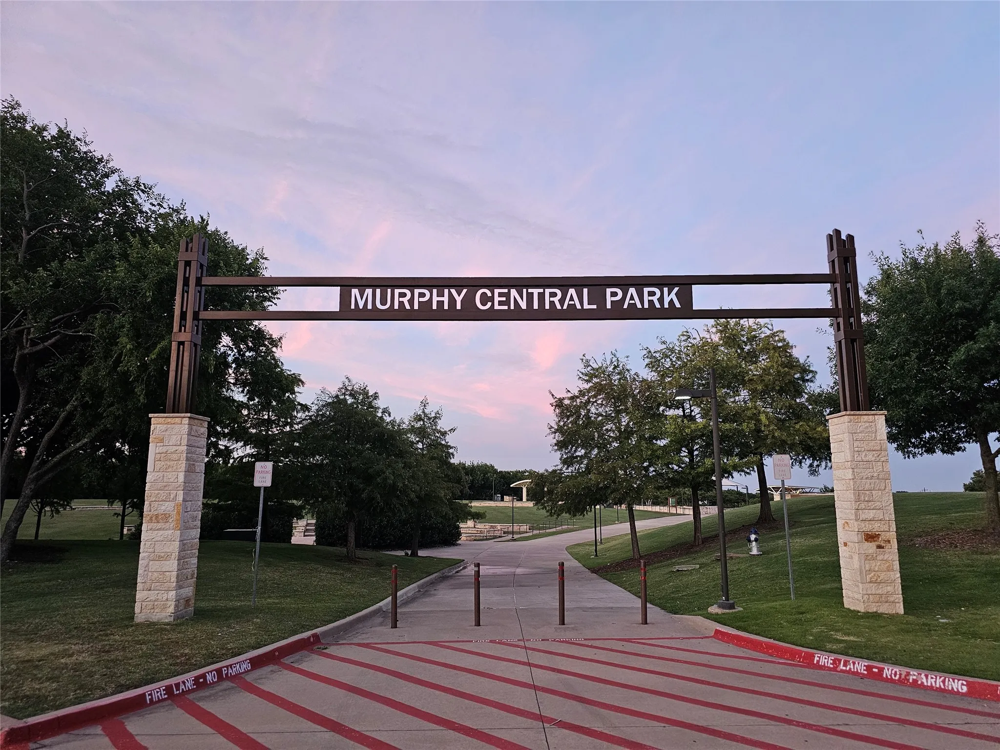 Single Family Residence For Rent in Collin County , 237 N Murphy, Murphy, Texas 75094, 3 Bedroom, 2 Bathroom, 1 Garage spaces, 1,709 Sqft, built in 1964, mls#21329545, Real Estate Agent in Murphy, Homes For Rent in Collin county, Homes For Rent in Murphy, Realtor in Murphy Texas, Real Estate Brokerage Independent Realty Texas, Luminita Cordes Realtor