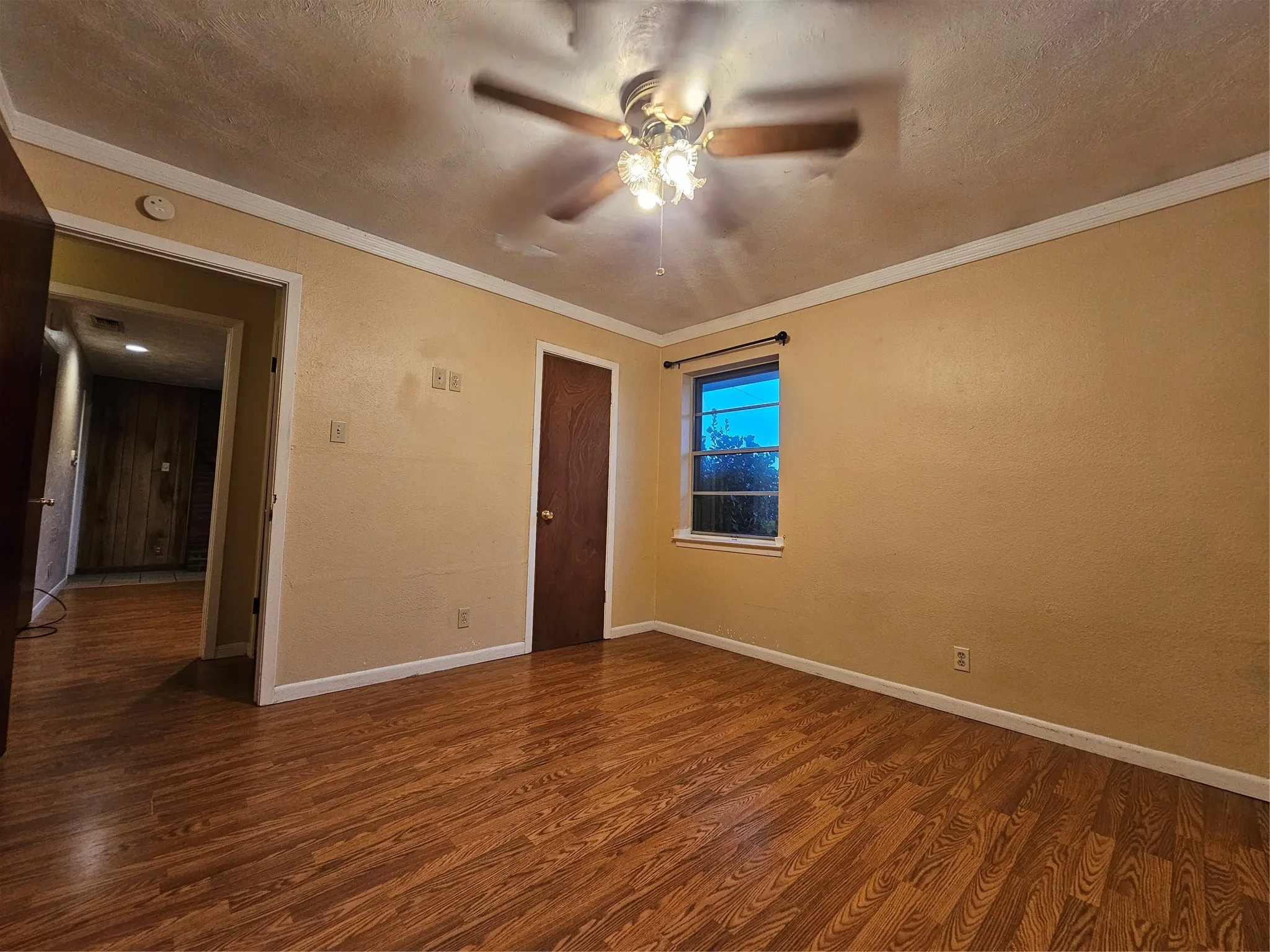 Single Family Residence For Rent in Collin County , 237 N Murphy, Murphy, Texas 75094, 3 Bedroom, 2 Bathroom, 1 Garage spaces, 1,709 Sqft, built in 1964, mls#21329545, Real Estate Agent in Murphy, Homes For Rent in Collin county, Homes For Rent in Murphy, Realtor in Murphy Texas, Real Estate Brokerage Independent Realty Texas, Luminita Cordes Realtor