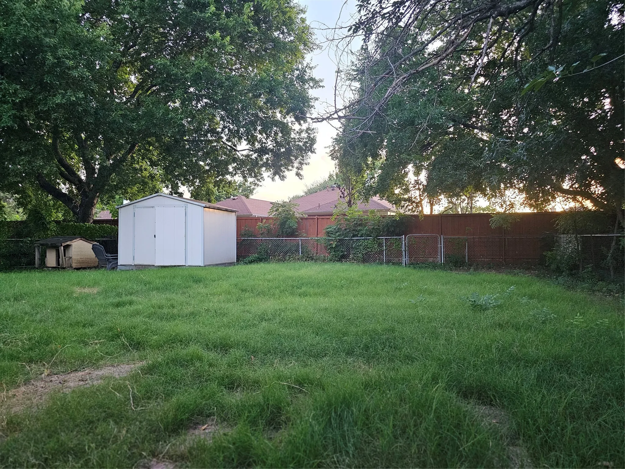 Single Family Residence For Rent in Collin County , 237 N Murphy, Murphy, Texas 75094, 3 Bedroom, 2 Bathroom, 1 Garage spaces, 1,709 Sqft, built in 1964, mls#21329545, Real Estate Agent in Murphy, Homes For Rent in Collin county, Homes For Rent in Murphy, Realtor in Murphy Texas, Real Estate Brokerage Independent Realty Texas, Luminita Cordes Realtor