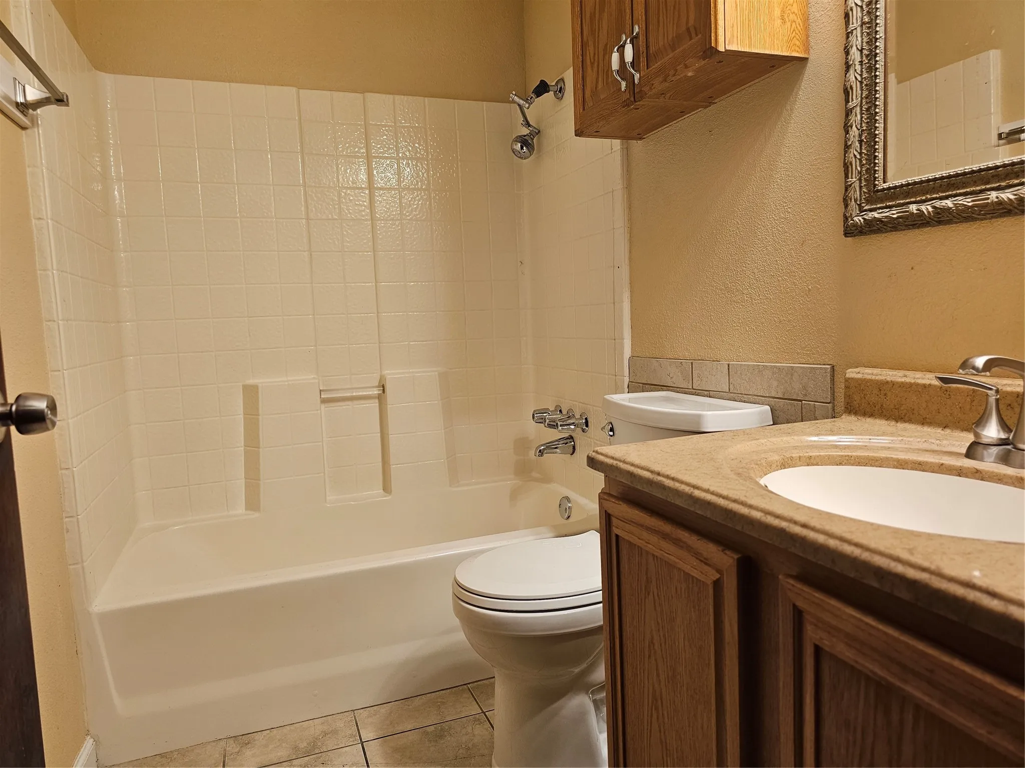 Single Family Residence For Rent in Collin County , 237 N Murphy, Murphy, Texas 75094, 3 Bedroom, 2 Bathroom, 1 Garage spaces, 1,709 Sqft, built in 1964, mls#21329545, Real Estate Agent in Murphy, Homes For Rent in Collin county, Homes For Rent in Murphy, Realtor in Murphy Texas, Real Estate Brokerage Independent Realty Texas, Luminita Cordes Realtor