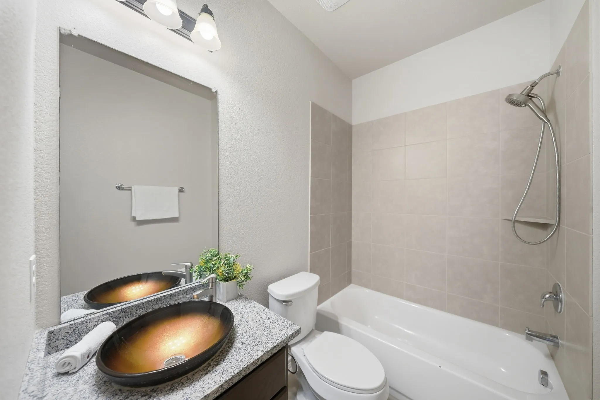 Single Family Residence For Sale in Denton County , 2128 Megan Creek Drive, Little Elm, Texas 75068, 4 Bedroom, 3 Bathroom, 3 Garage spaces, 3,278 Sqft, built in 2016, mls#21329527, Real Estate Agent in Little Elm, Homes For Sale in Denton county, Homes For Sale in Little Elm, Realtor in Little Elm Texas, Real Estate Brokerage Independent Realty Texas, Luminita Cordes Realtor