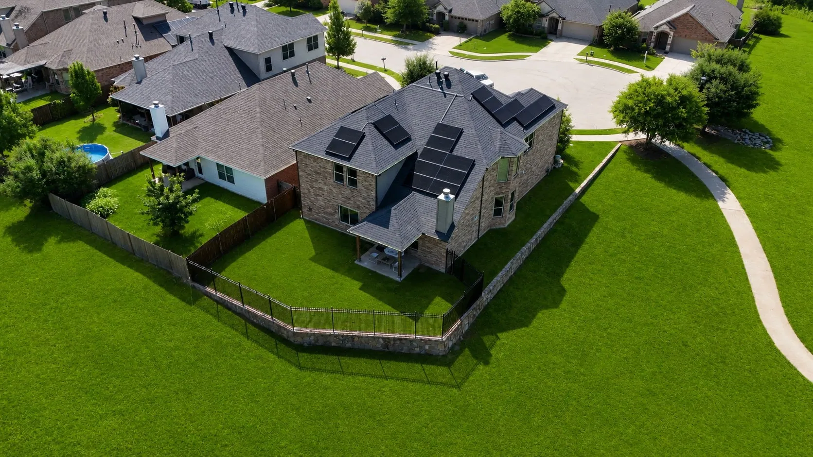 Single Family Residence For Sale in Denton County , 2128 Megan Creek Drive, Little Elm, Texas 75068, 4 Bedroom, 3 Bathroom, 3 Garage spaces, 3,278 Sqft, built in 2016, mls#21329527, Real Estate Agent in Little Elm, Homes For Sale in Denton county, Homes For Sale in Little Elm, Realtor in Little Elm Texas, Real Estate Brokerage Independent Realty Texas, Luminita Cordes Realtor