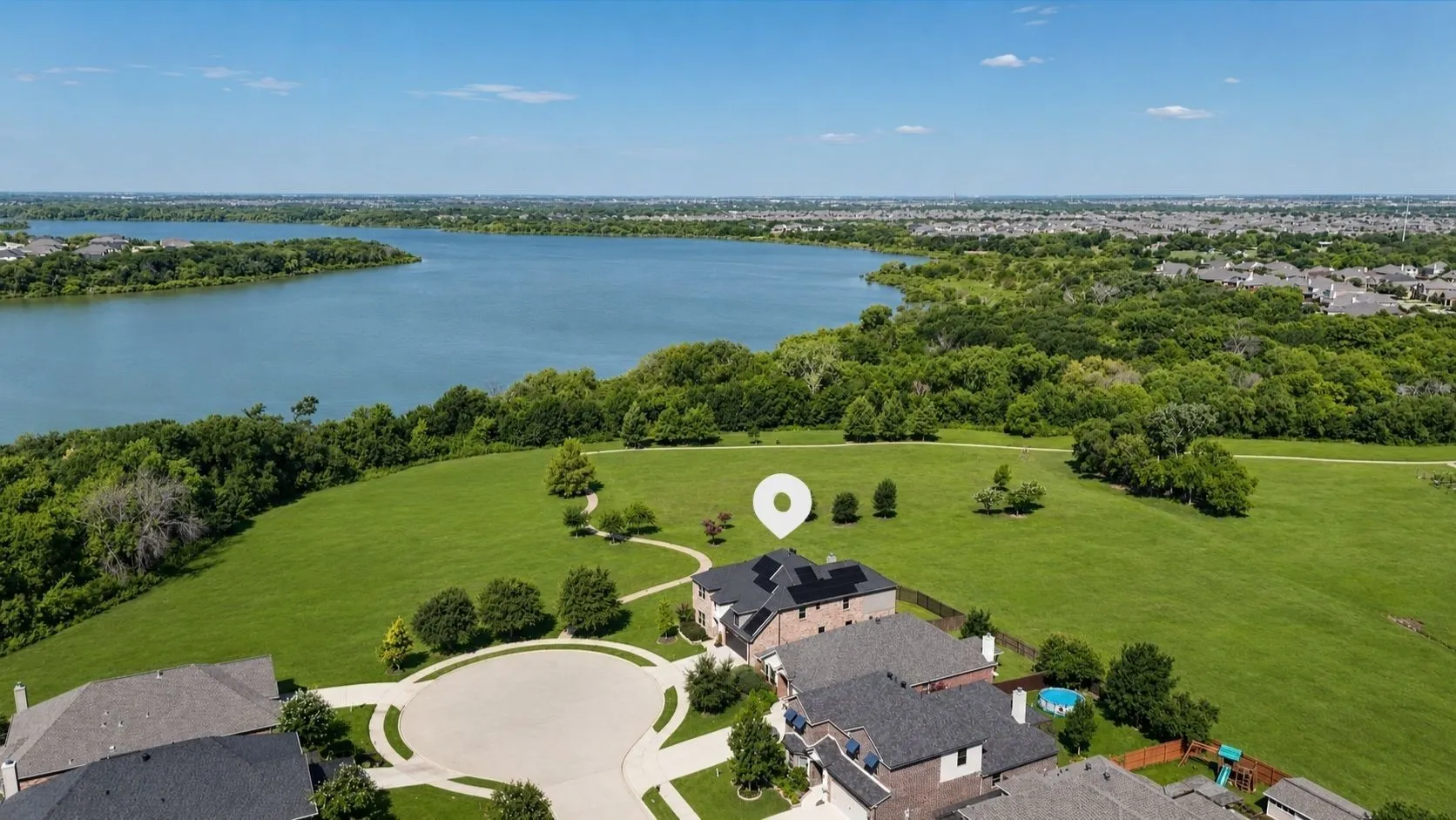 Single Family Residence For Sale in Denton County , 2128 Megan Creek Drive, Little Elm, Texas 75068, 4 Bedroom, 3 Bathroom, 3 Garage spaces, 3,278 Sqft, built in 2016, mls#21329527, Real Estate Agent in Little Elm, Homes For Sale in Denton county, Homes For Sale in Little Elm, Realtor in Little Elm Texas, Real Estate Brokerage Independent Realty Texas, Luminita Cordes Realtor