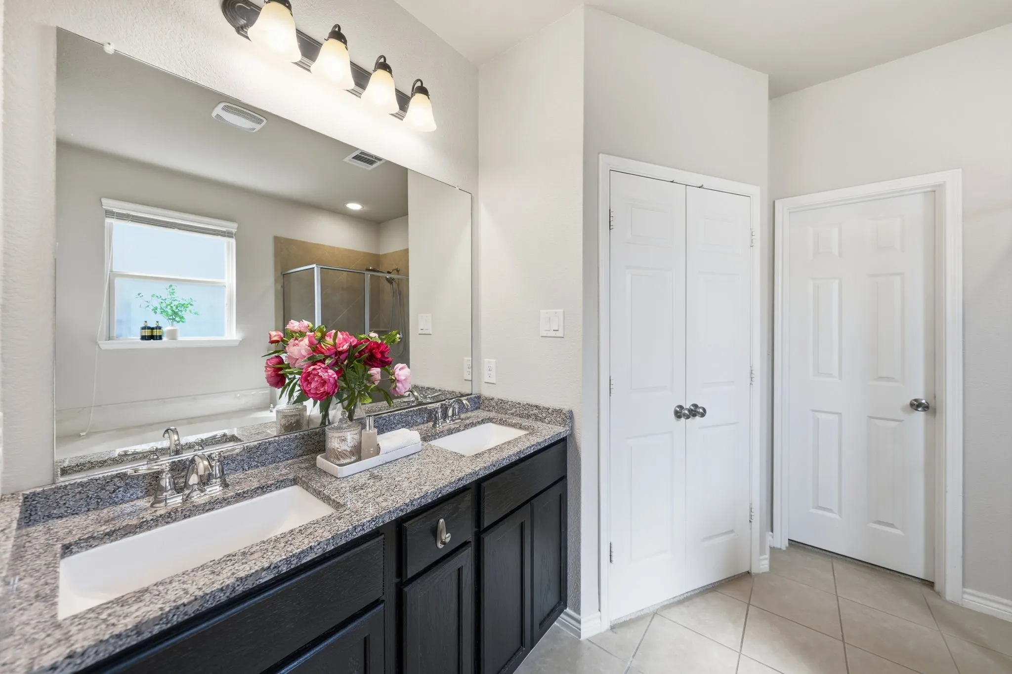 Single Family Residence For Sale in Denton County , 2128 Megan Creek Drive, Little Elm, Texas 75068, 4 Bedroom, 3 Bathroom, 3 Garage spaces, 3,278 Sqft, built in 2016, mls#21329527, Real Estate Agent in Little Elm, Homes For Sale in Denton county, Homes For Sale in Little Elm, Realtor in Little Elm Texas, Real Estate Brokerage Independent Realty Texas, Luminita Cordes Realtor