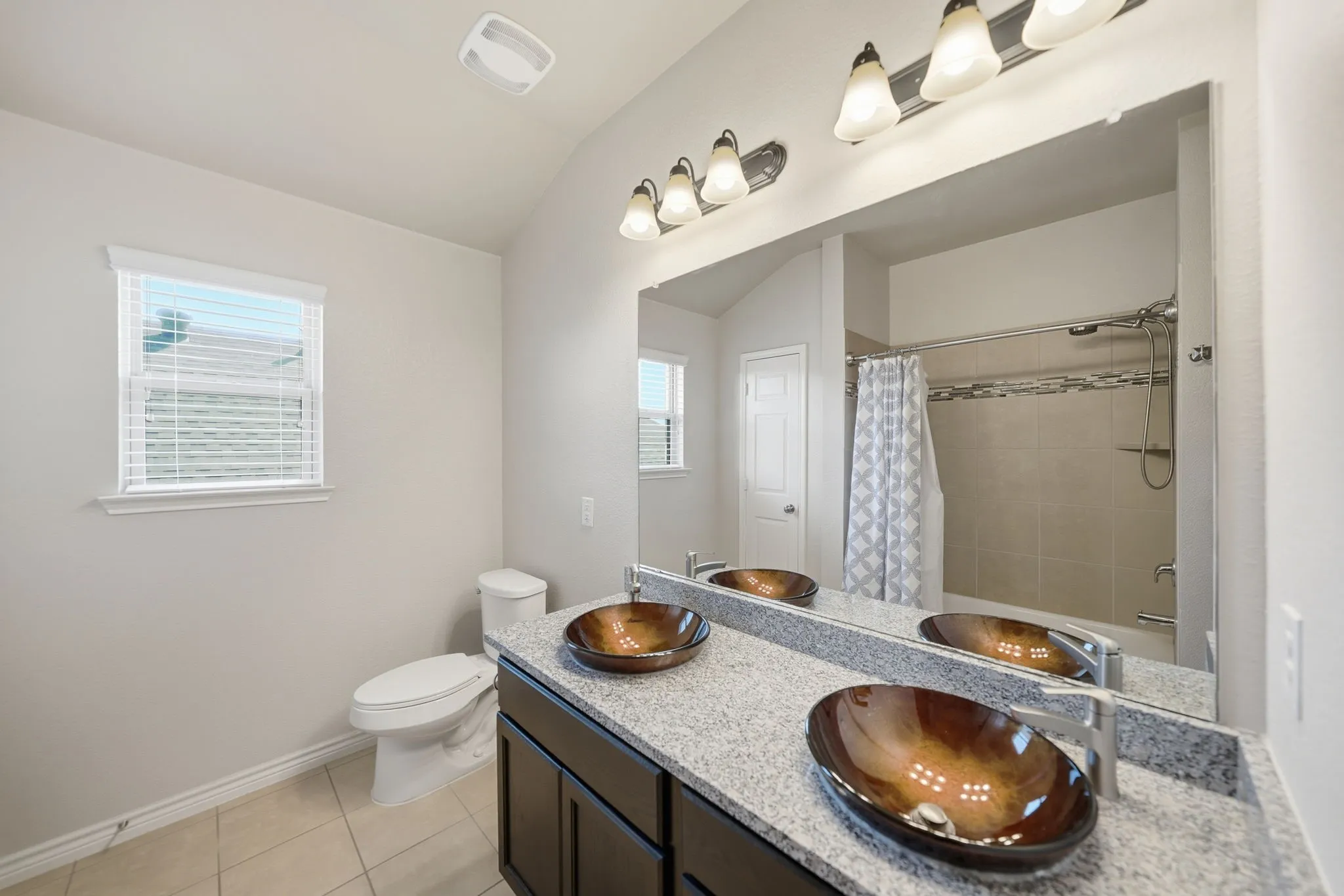 Single Family Residence For Sale in Denton County , 2128 Megan Creek Drive, Little Elm, Texas 75068, 4 Bedroom, 3 Bathroom, 3 Garage spaces, 3,278 Sqft, built in 2016, mls#21329527, Real Estate Agent in Little Elm, Homes For Sale in Denton county, Homes For Sale in Little Elm, Realtor in Little Elm Texas, Real Estate Brokerage Independent Realty Texas, Luminita Cordes Realtor
