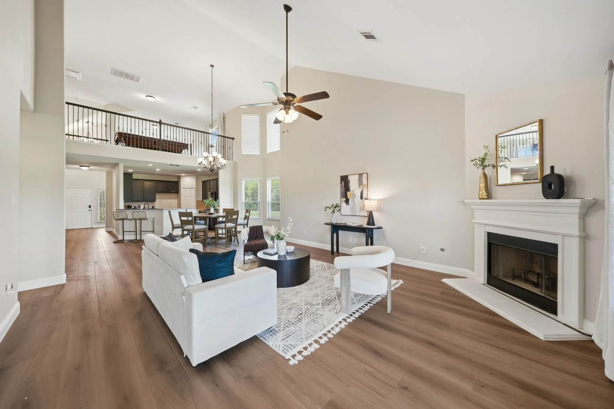 Single Family Residence For Sale in Denton County , 2128 Megan Creek Drive, Little Elm, Texas 75068, 4 Bedroom, 3 Bathroom, 3 Garage spaces, 3,278 Sqft, built in 2016, mls#21329527, Real Estate Agent in Little Elm, Homes For Sale in Denton county, Homes For Sale in Little Elm, Realtor in Little Elm Texas, Real Estate Brokerage Independent Realty Texas, Luminita Cordes Realtor