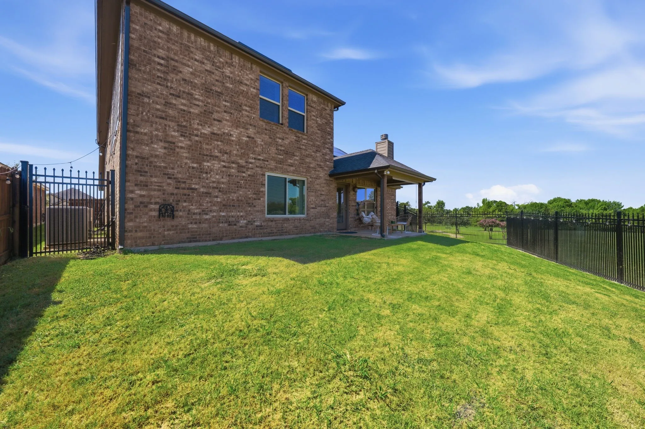 Single Family Residence For Sale in Denton County , 2128 Megan Creek Drive, Little Elm, Texas 75068, 4 Bedroom, 3 Bathroom, 3 Garage spaces, 3,278 Sqft, built in 2016, mls#21329527, Real Estate Agent in Little Elm, Homes For Sale in Denton county, Homes For Sale in Little Elm, Realtor in Little Elm Texas, Real Estate Brokerage Independent Realty Texas, Luminita Cordes Realtor