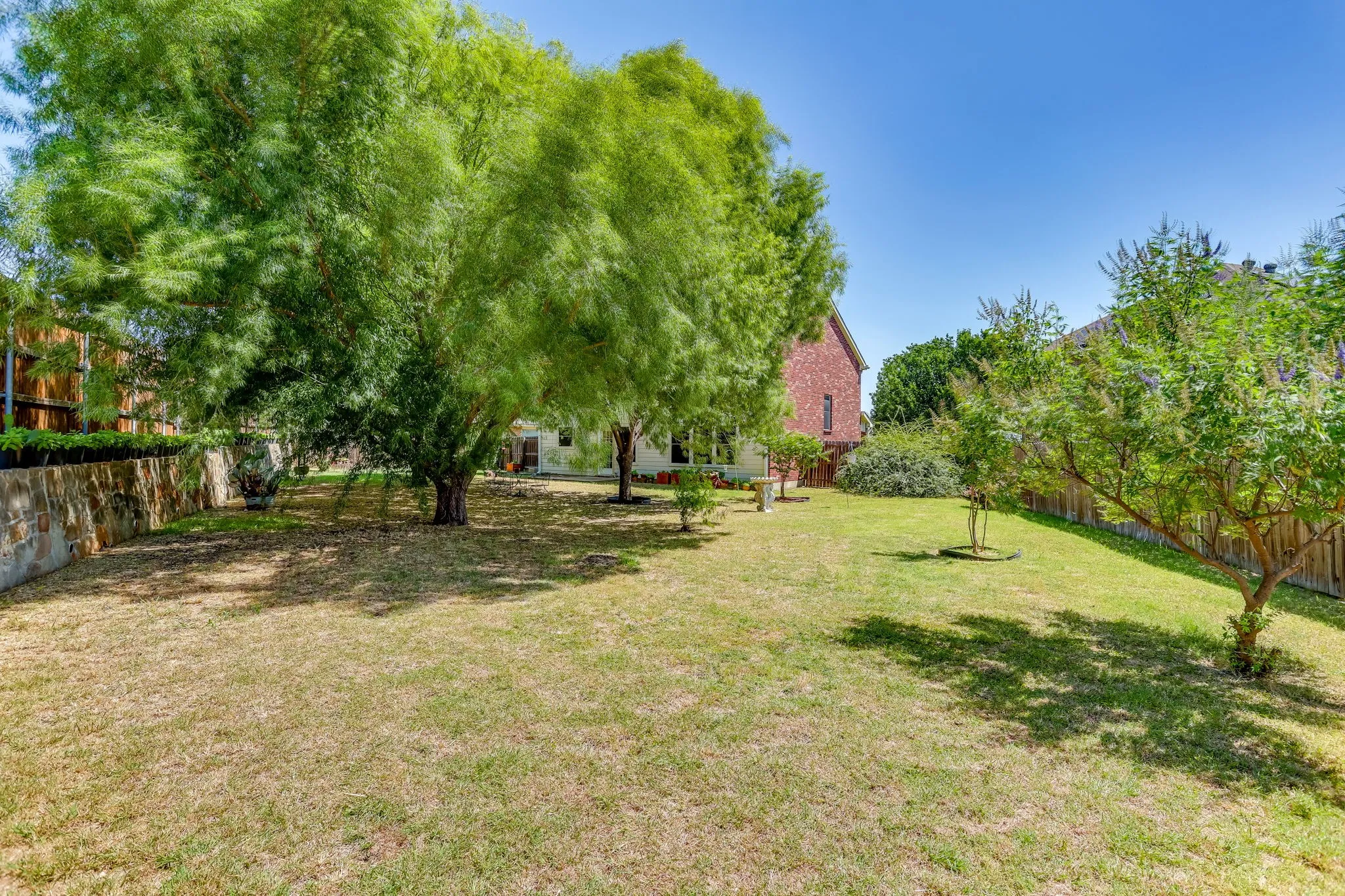 Single Family Residence For Sale in Tarrant County , 613 Cessna Court, Saginaw, Texas 76179, 3 Bedroom, 3 Bathroom, 2 Garage spaces, 2,049 Sqft, built in 2005, mls#21328731, Real Estate Agent in Saginaw, Homes For Sale in Tarrant county, Homes For Sale in Saginaw, Realtor in Saginaw Texas, Real Estate Brokerage Independent Realty Texas, Luminita Cordes Realtor