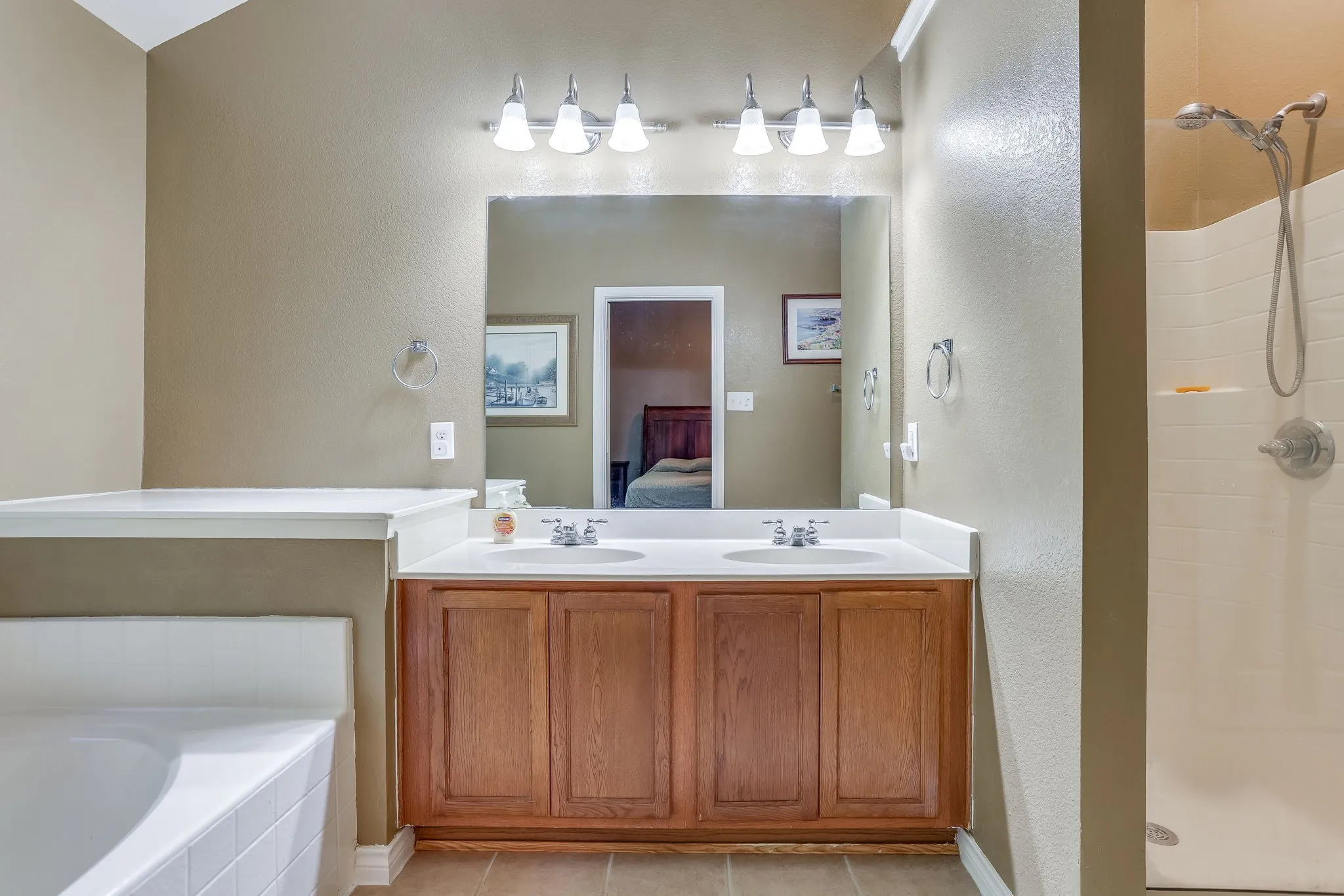 Single Family Residence For Sale in Tarrant County , 613 Cessna Court, Saginaw, Texas 76179, 3 Bedroom, 3 Bathroom, 2 Garage spaces, 2,049 Sqft, built in 2005, mls#21328731, Real Estate Agent in Saginaw, Homes For Sale in Tarrant county, Homes For Sale in Saginaw, Realtor in Saginaw Texas, Real Estate Brokerage Independent Realty Texas, Luminita Cordes Realtor