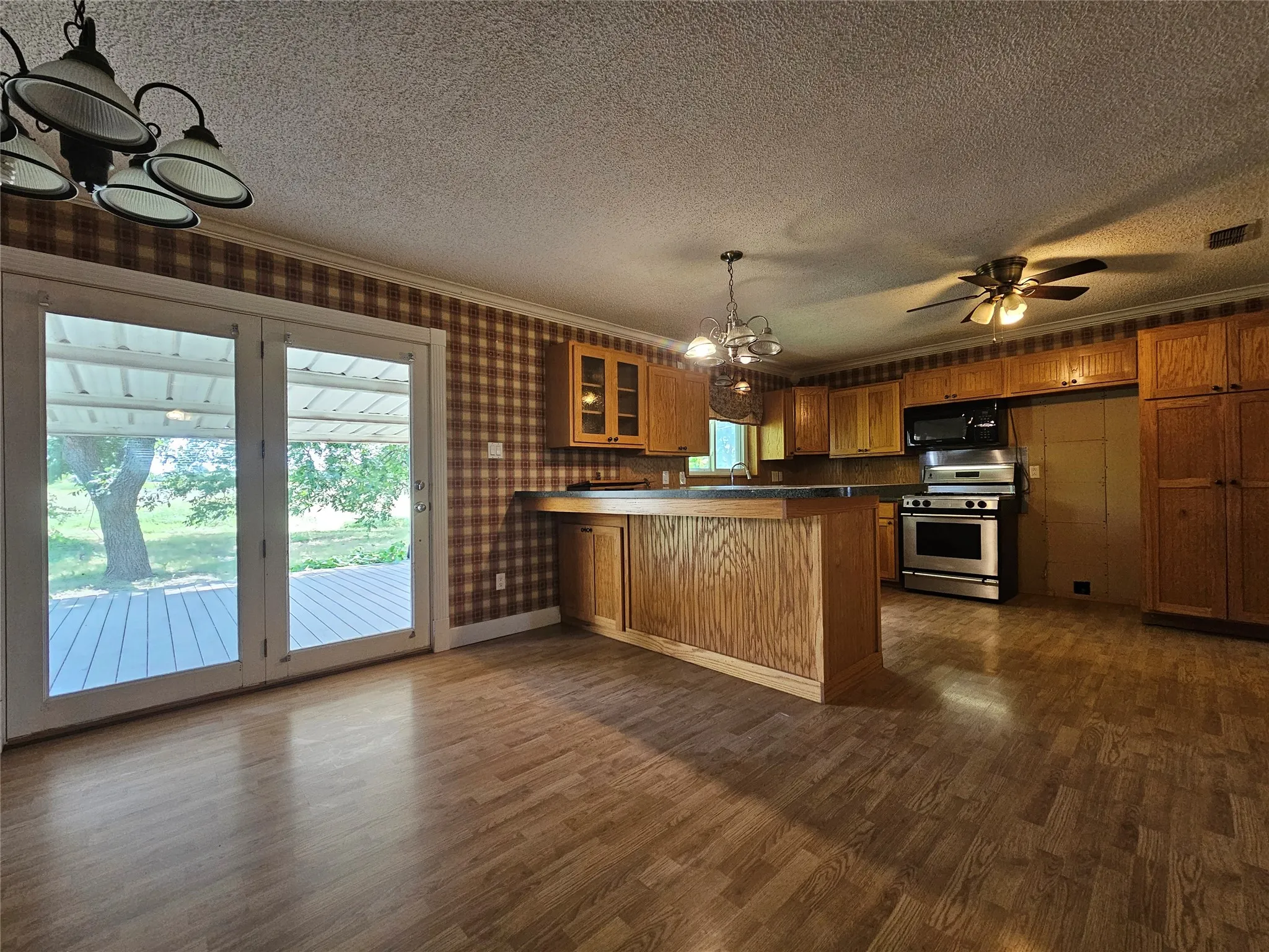 Kitchen and dining area