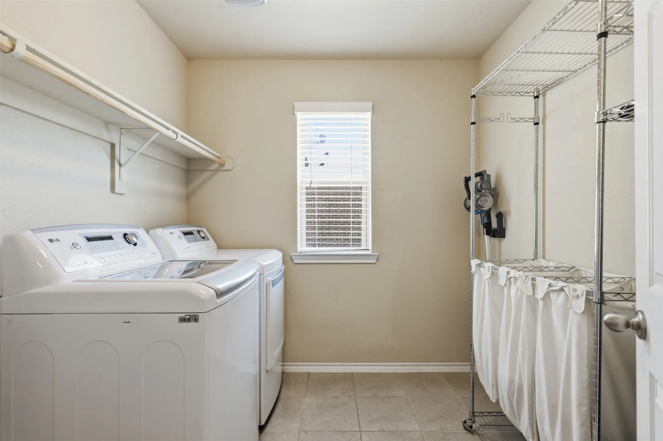 Single Family Residence For Sale in Parker County , 2541 Weatherford Heights Drive, Weatherford, Texas 76087, 4 Bedroom, 2 Bathroom, 3 Garage spaces, 1,911 Sqft, built in 2017, mls#21328628, Real Estate Agent in Weatherford, Homes For Sale in Parker county, Homes For Sale in Weatherford, Realtor in Weatherford Texas, Real Estate Brokerage Independent Realty Texas, Luminita Cordes Realtor