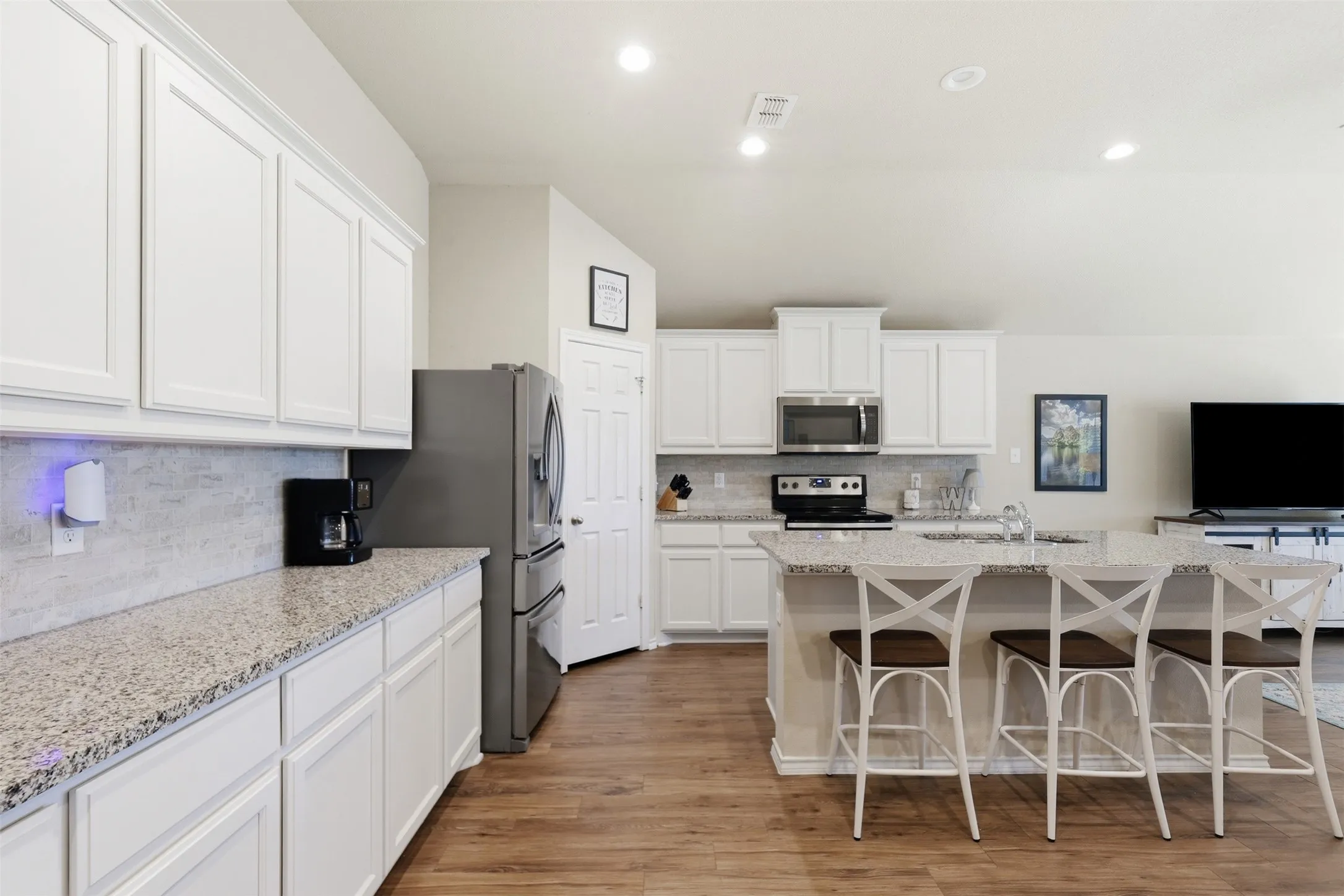 Single Family Residence For Sale in Parker County , 2541 Weatherford Heights Drive, Weatherford, Texas 76087, 4 Bedroom, 2 Bathroom, 3 Garage spaces, 1,911 Sqft, built in 2017, mls#21328628, Real Estate Agent in Weatherford, Homes For Sale in Parker county, Homes For Sale in Weatherford, Realtor in Weatherford Texas, Real Estate Brokerage Independent Realty Texas, Luminita Cordes Realtor