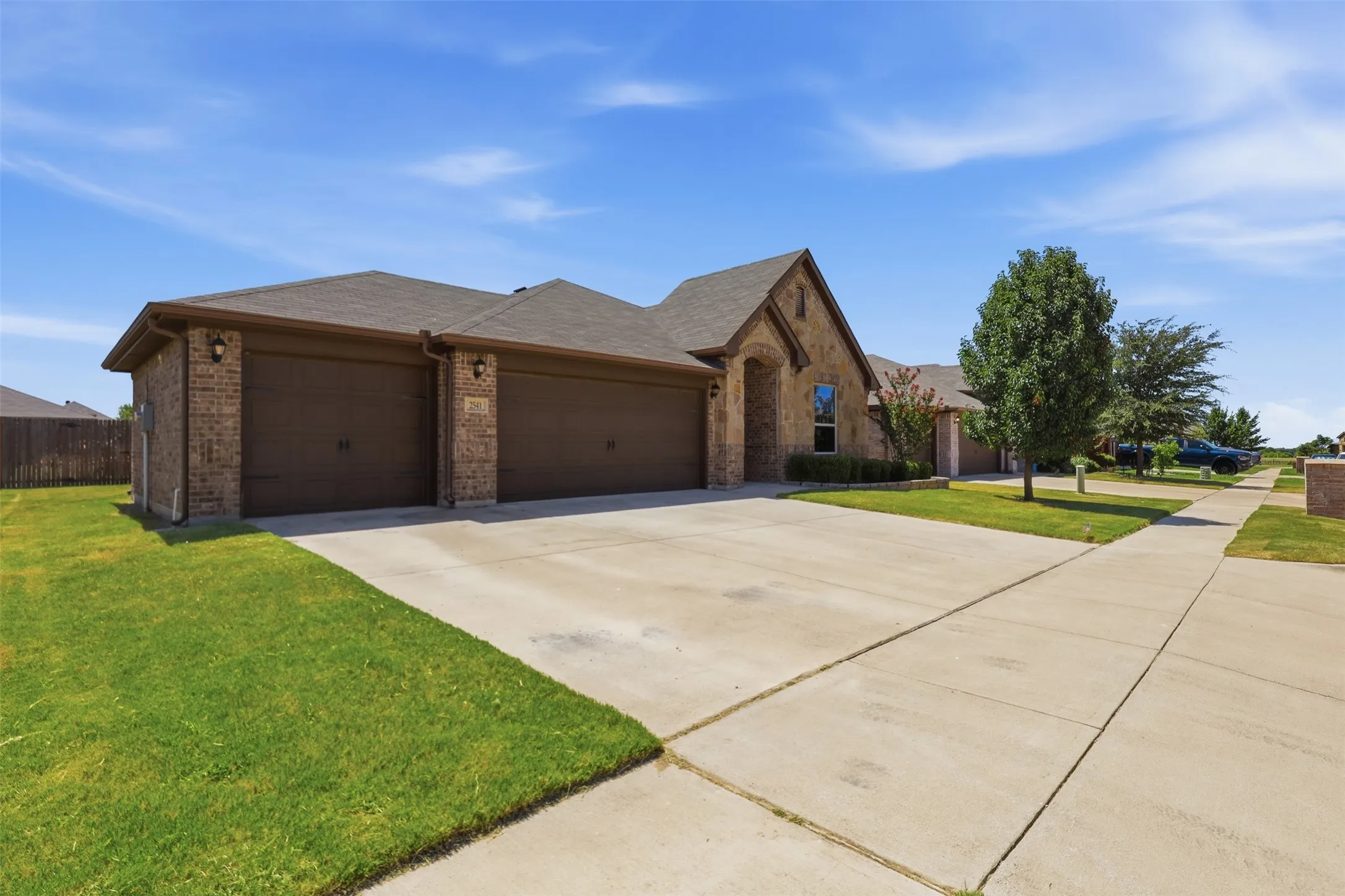 Single Family Residence For Sale in Parker County , 2541 Weatherford Heights Drive, Weatherford, Texas 76087, 4 Bedroom, 2 Bathroom, 3 Garage spaces, 1,911 Sqft, built in 2017, mls#21328628, Real Estate Agent in Weatherford, Homes For Sale in Parker county, Homes For Sale in Weatherford, Realtor in Weatherford Texas, Real Estate Brokerage Independent Realty Texas, Luminita Cordes Realtor