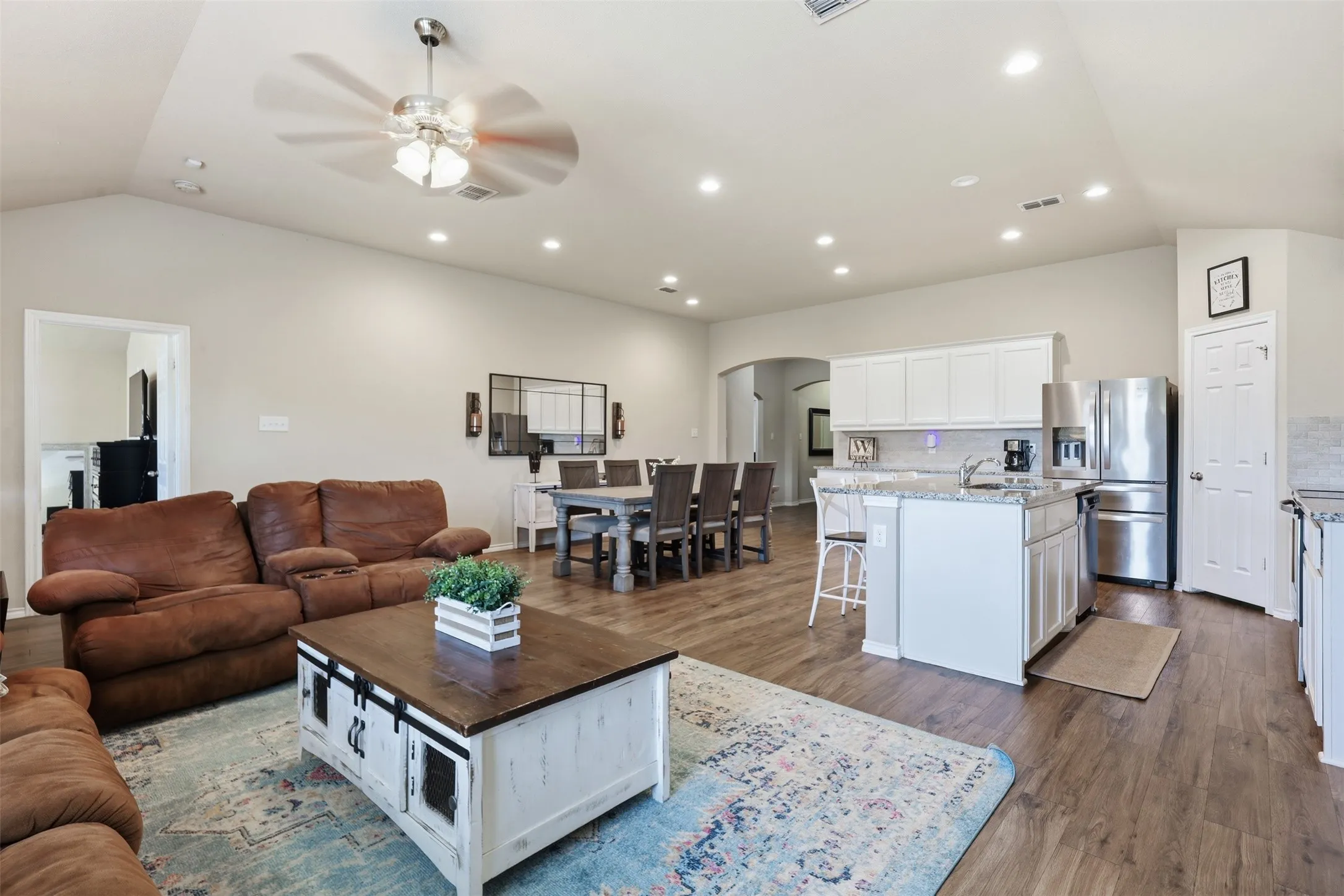 Single Family Residence For Sale in Parker County , 2541 Weatherford Heights Drive, Weatherford, Texas 76087, 4 Bedroom, 2 Bathroom, 3 Garage spaces, 1,911 Sqft, built in 2017, mls#21328628, Real Estate Agent in Weatherford, Homes For Sale in Parker county, Homes For Sale in Weatherford, Realtor in Weatherford Texas, Real Estate Brokerage Independent Realty Texas, Luminita Cordes Realtor